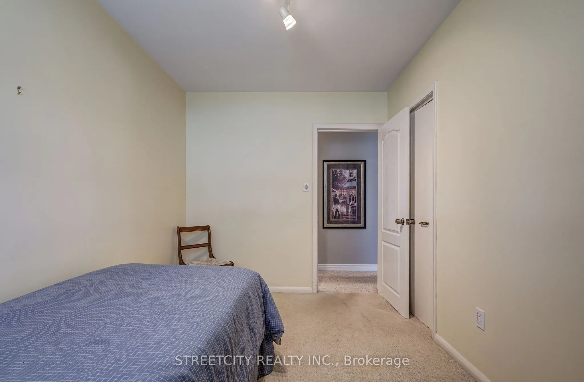 15 Ryerson Place