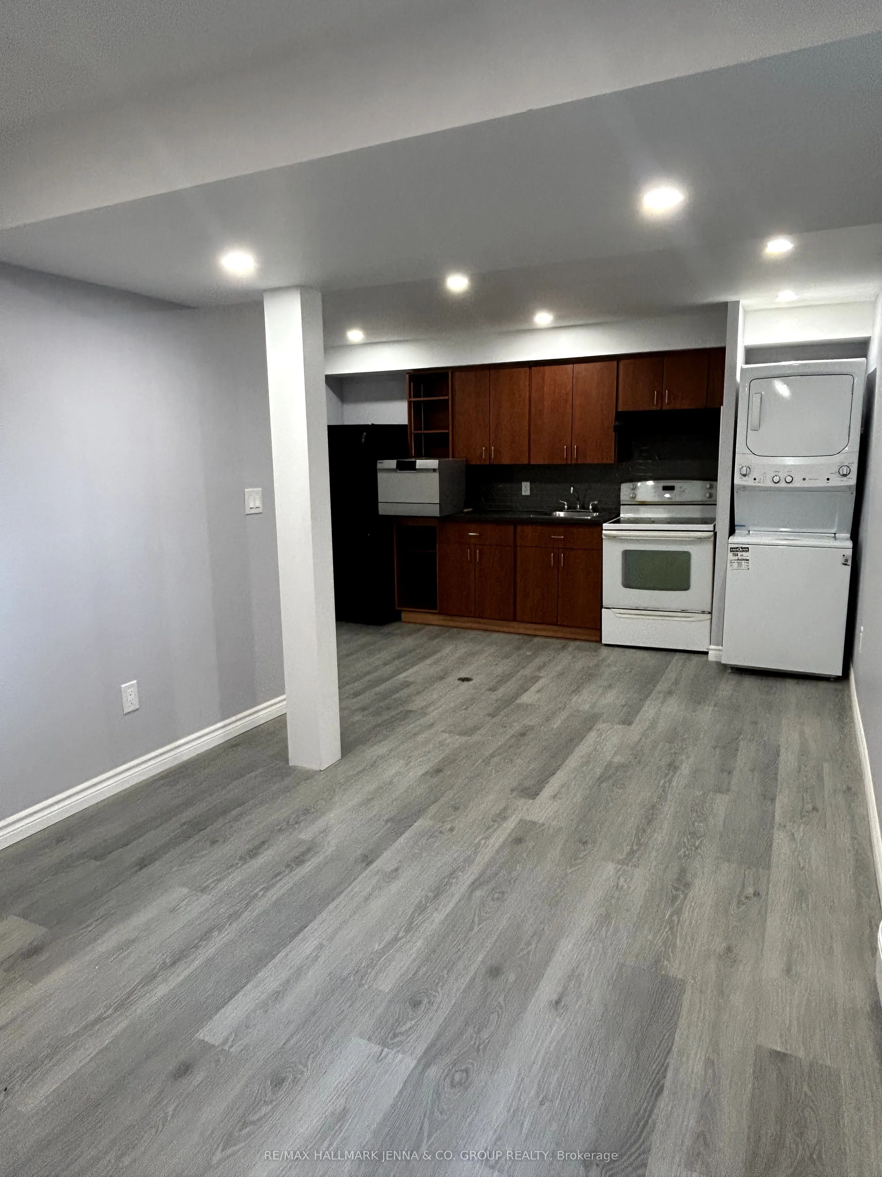 62 Greenboro Crescent, #B