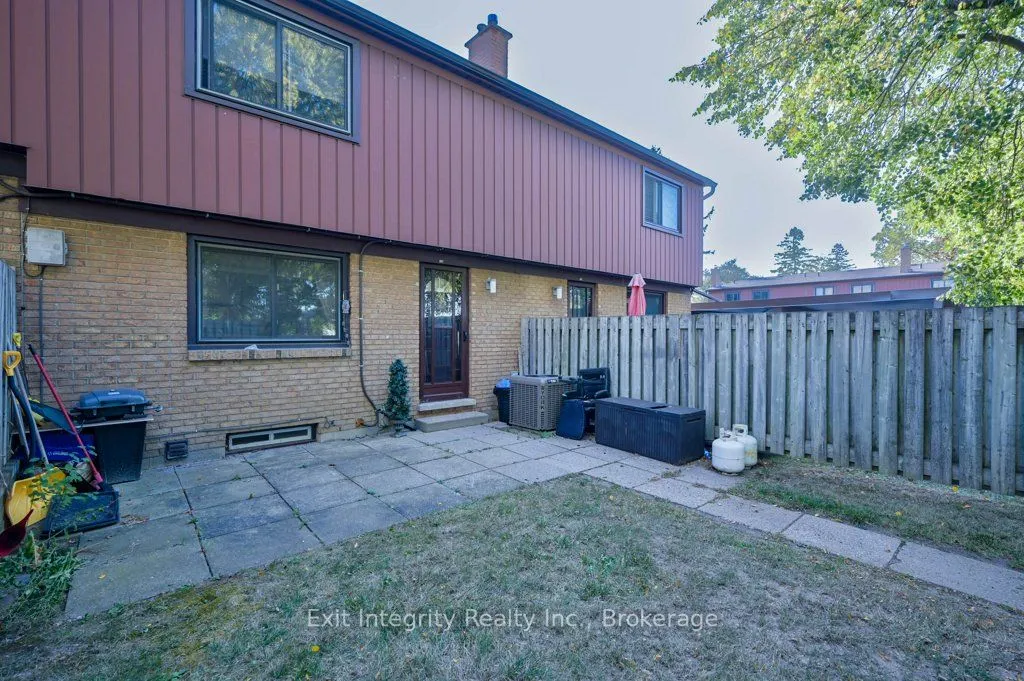 130 Kingswood Drive, #33