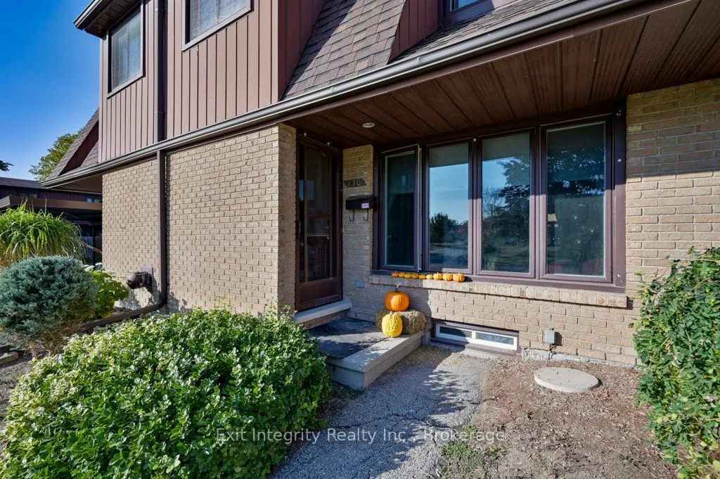 130 Kingswood Drive, #33