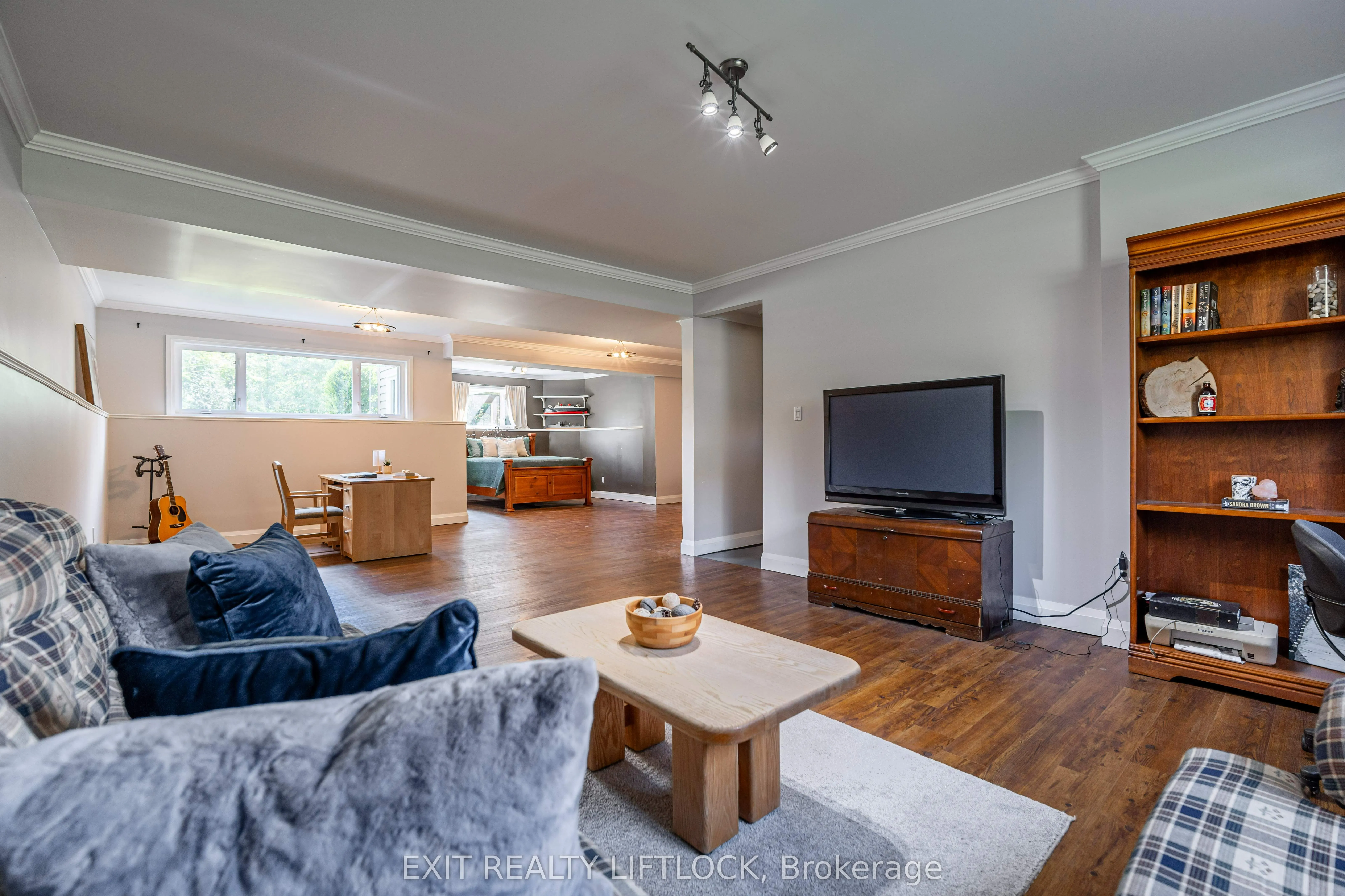 290 McClennan Drive