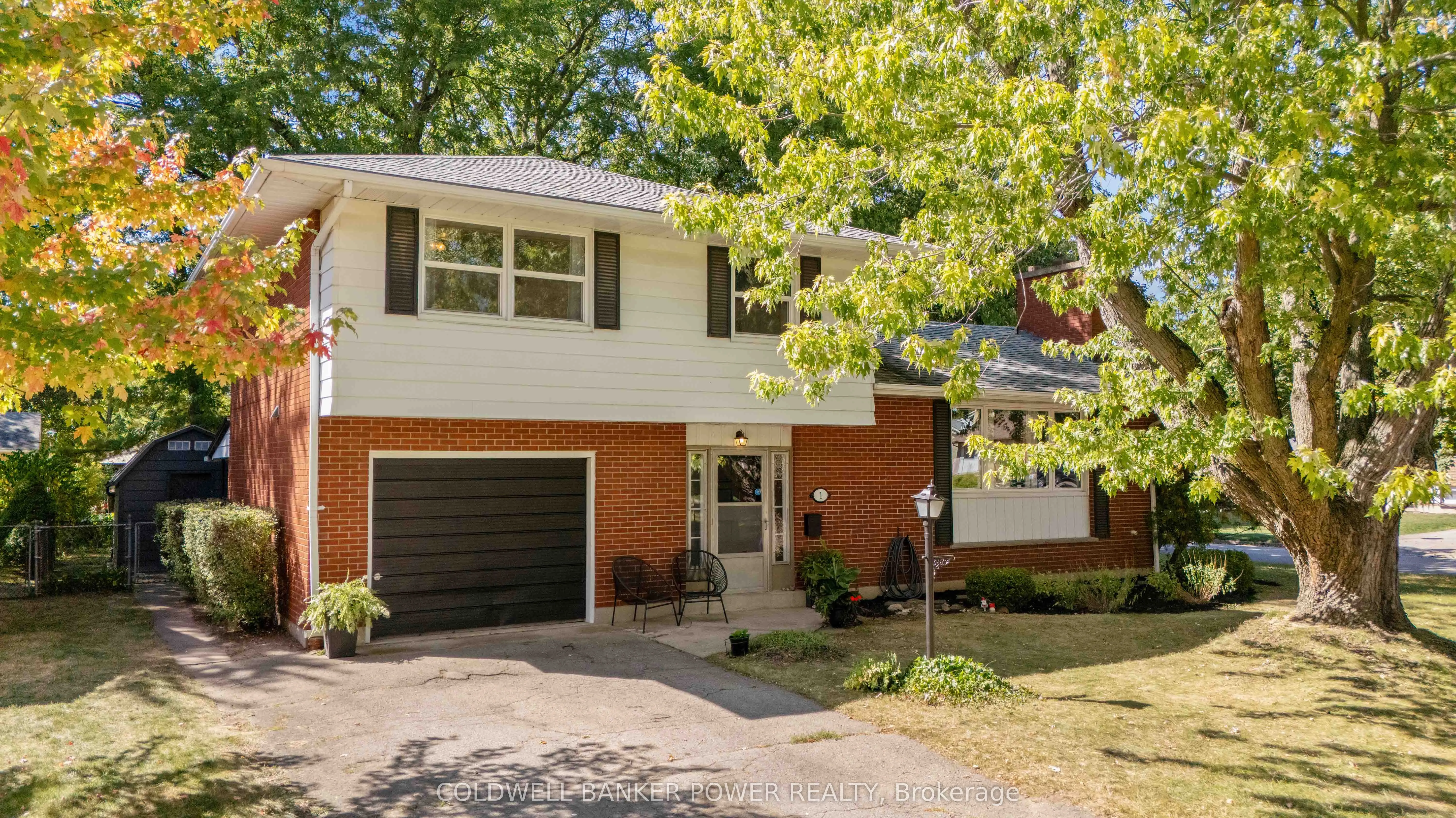 1 Mcleod Crescent