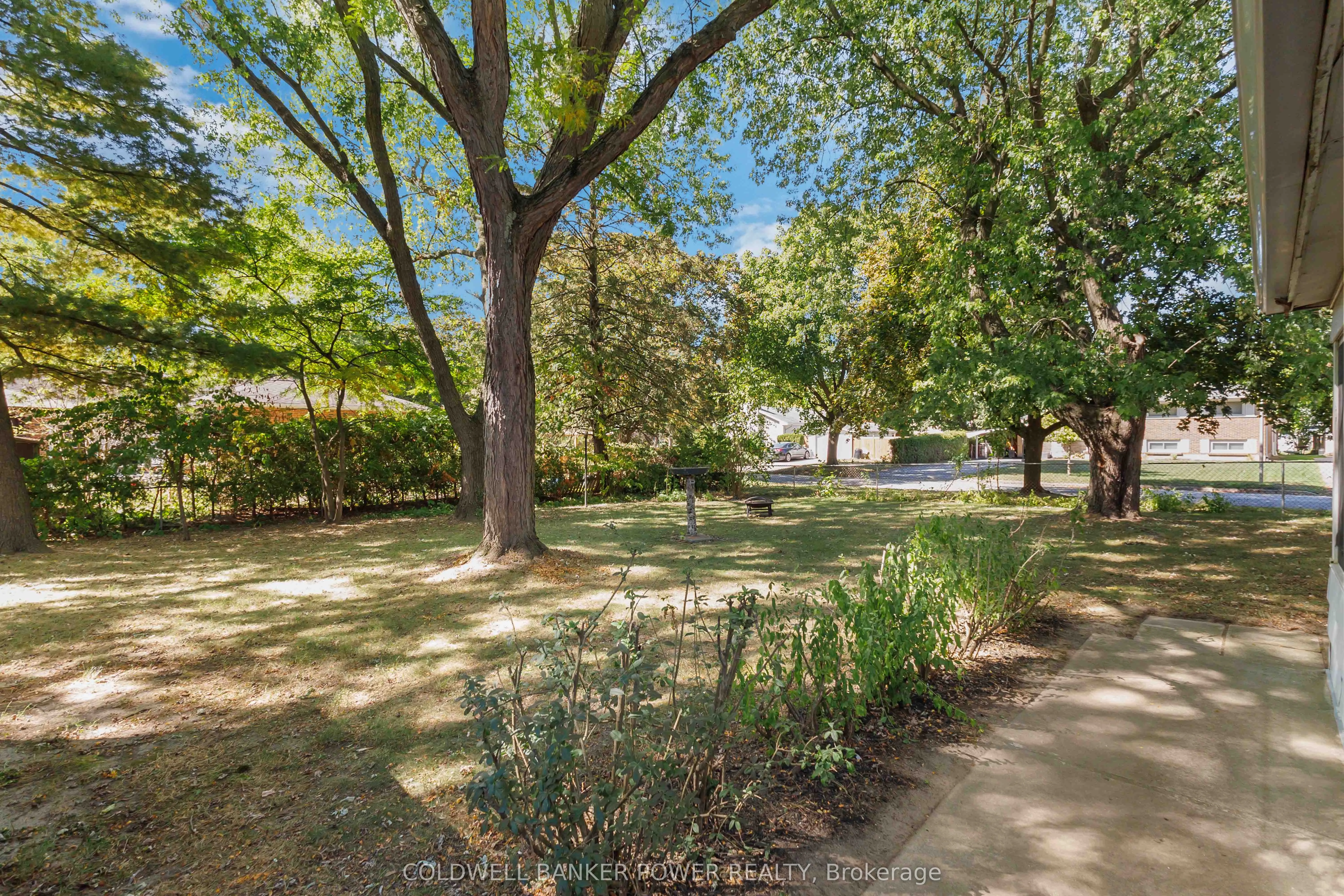 1 Mcleod Crescent