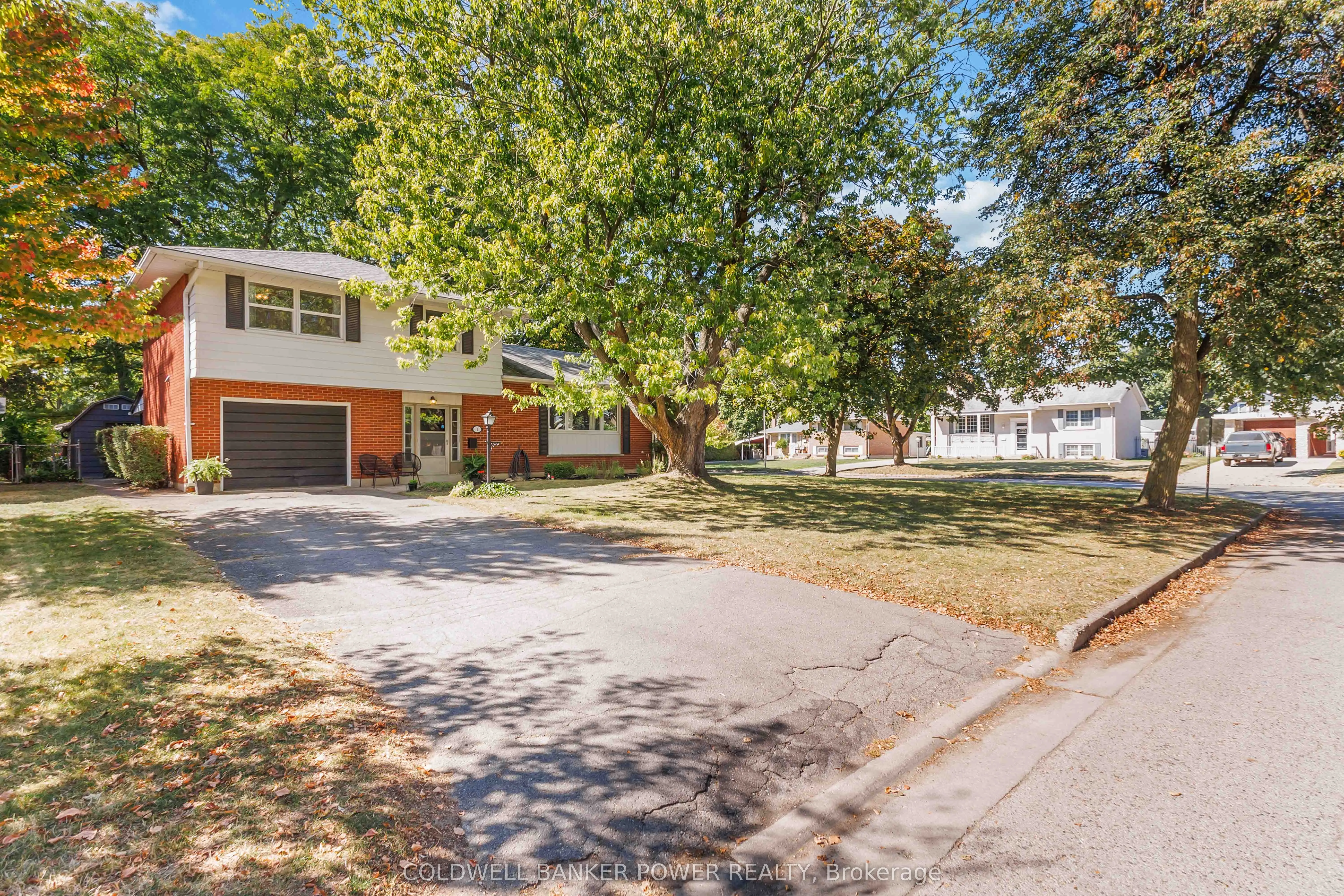 1 Mcleod Crescent