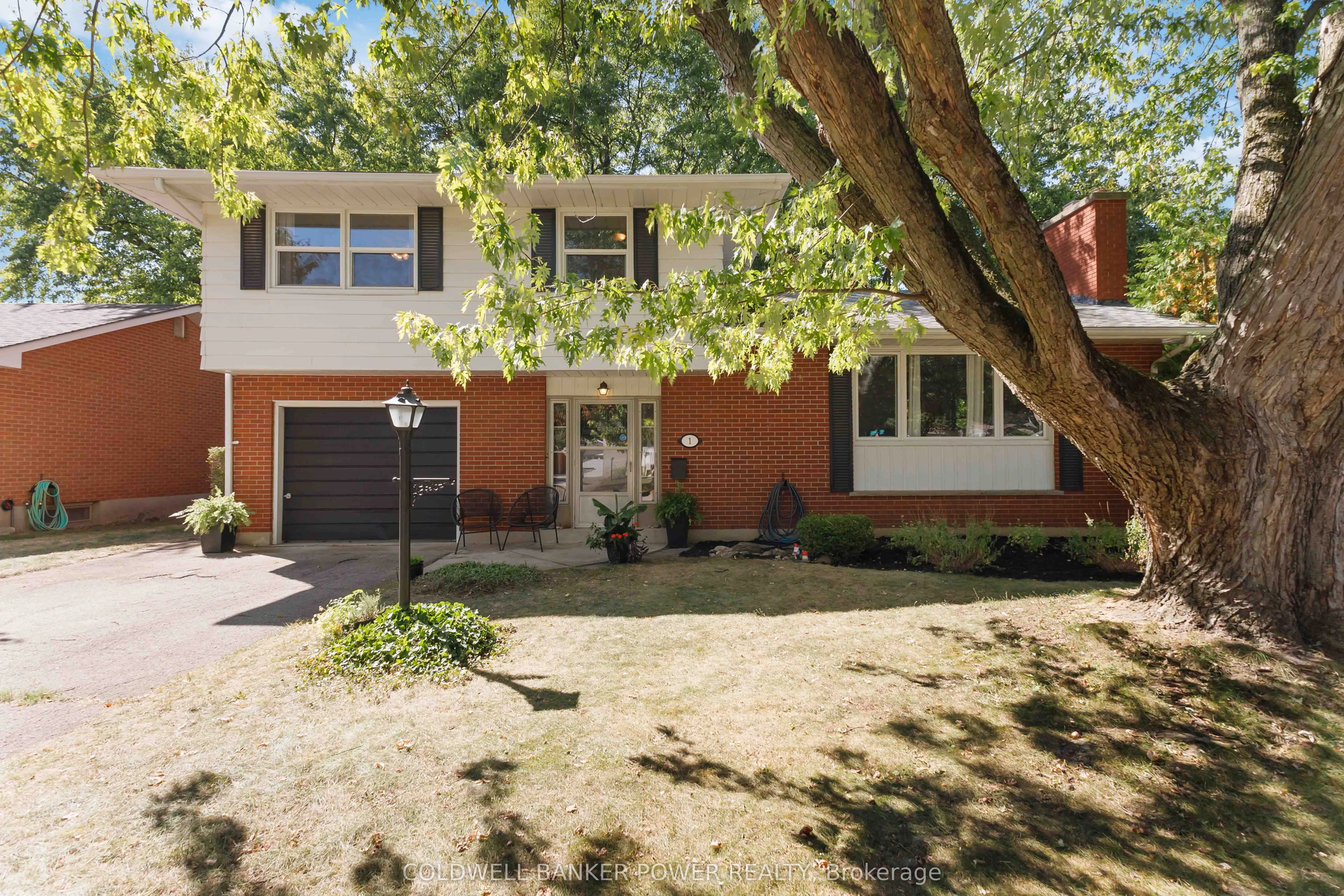 1 Mcleod Crescent