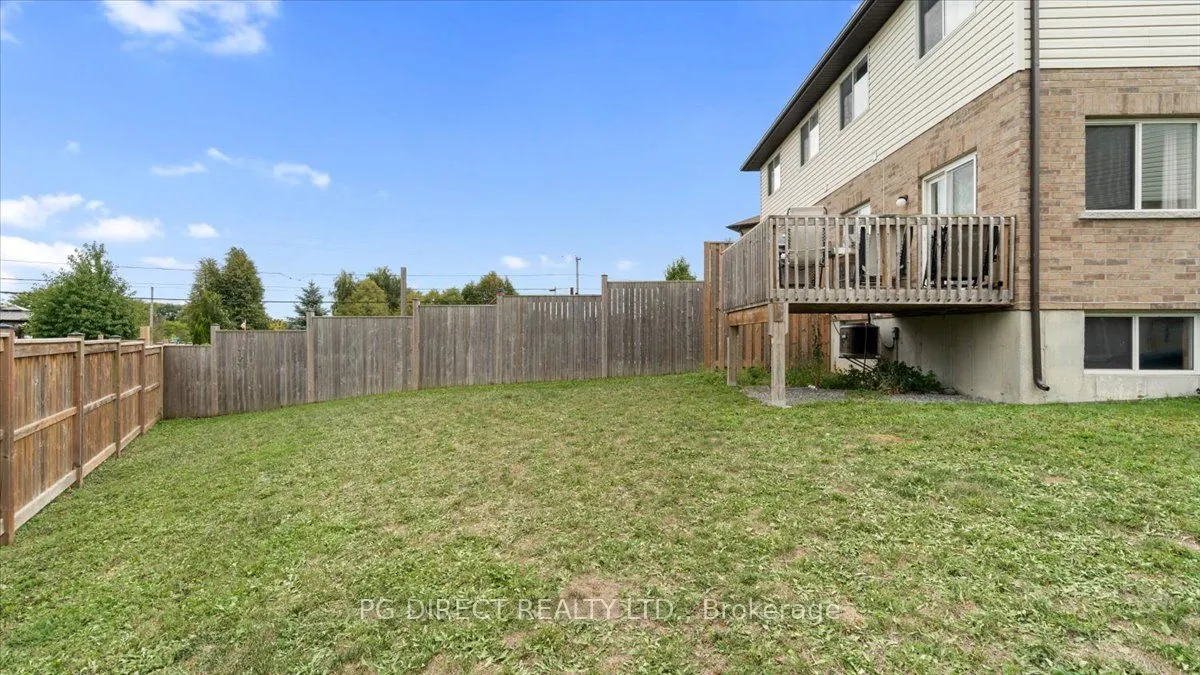 8 Ledgerock Court
