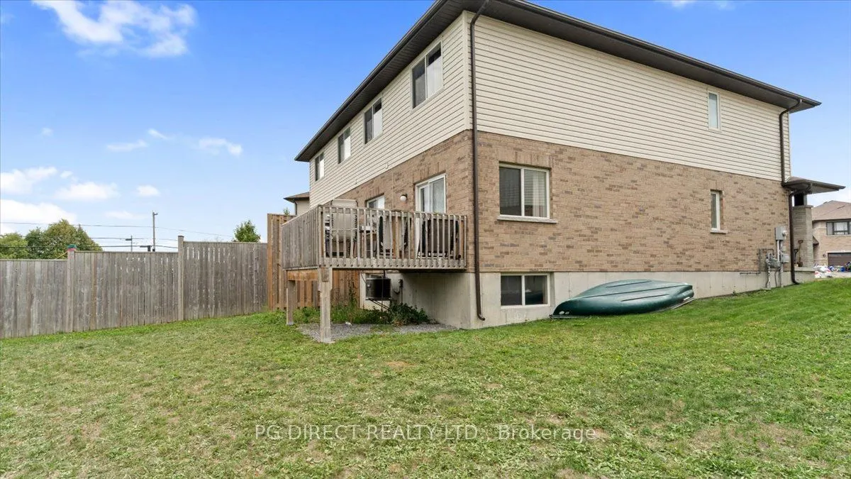 8 Ledgerock Court