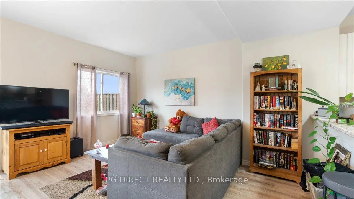 8 Ledgerock Court