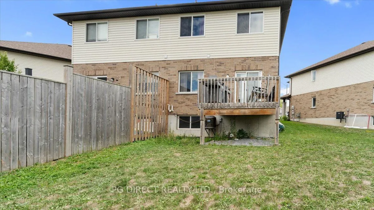 8 Ledgerock Court