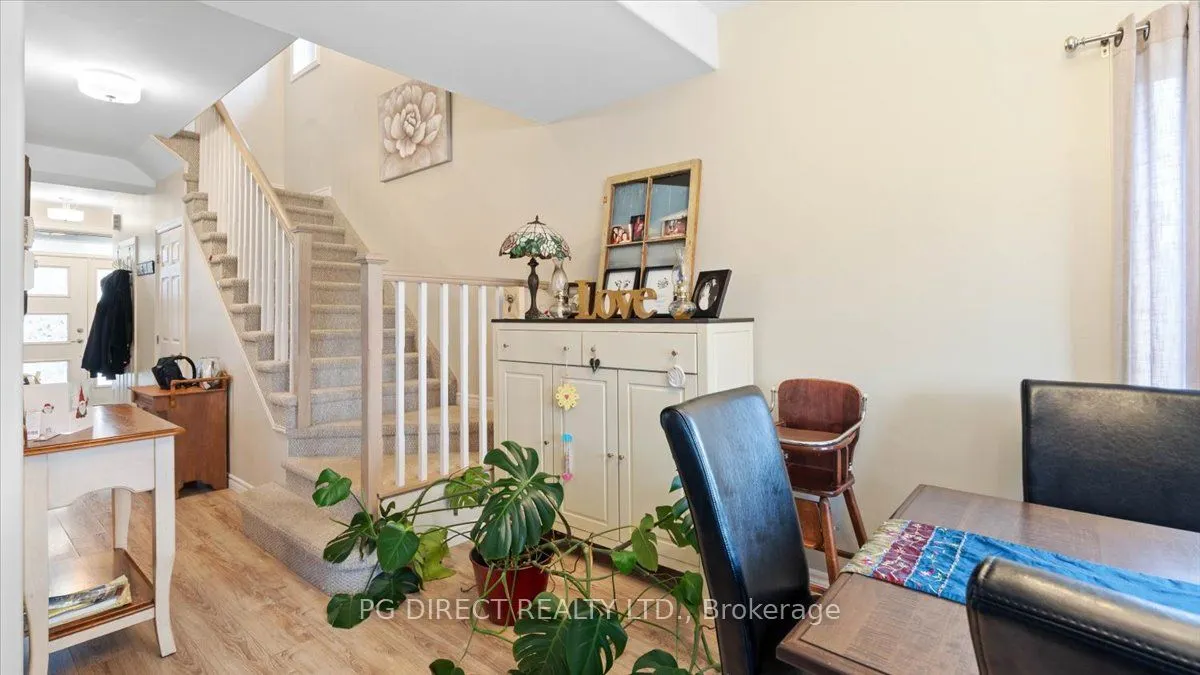 8 Ledgerock Court