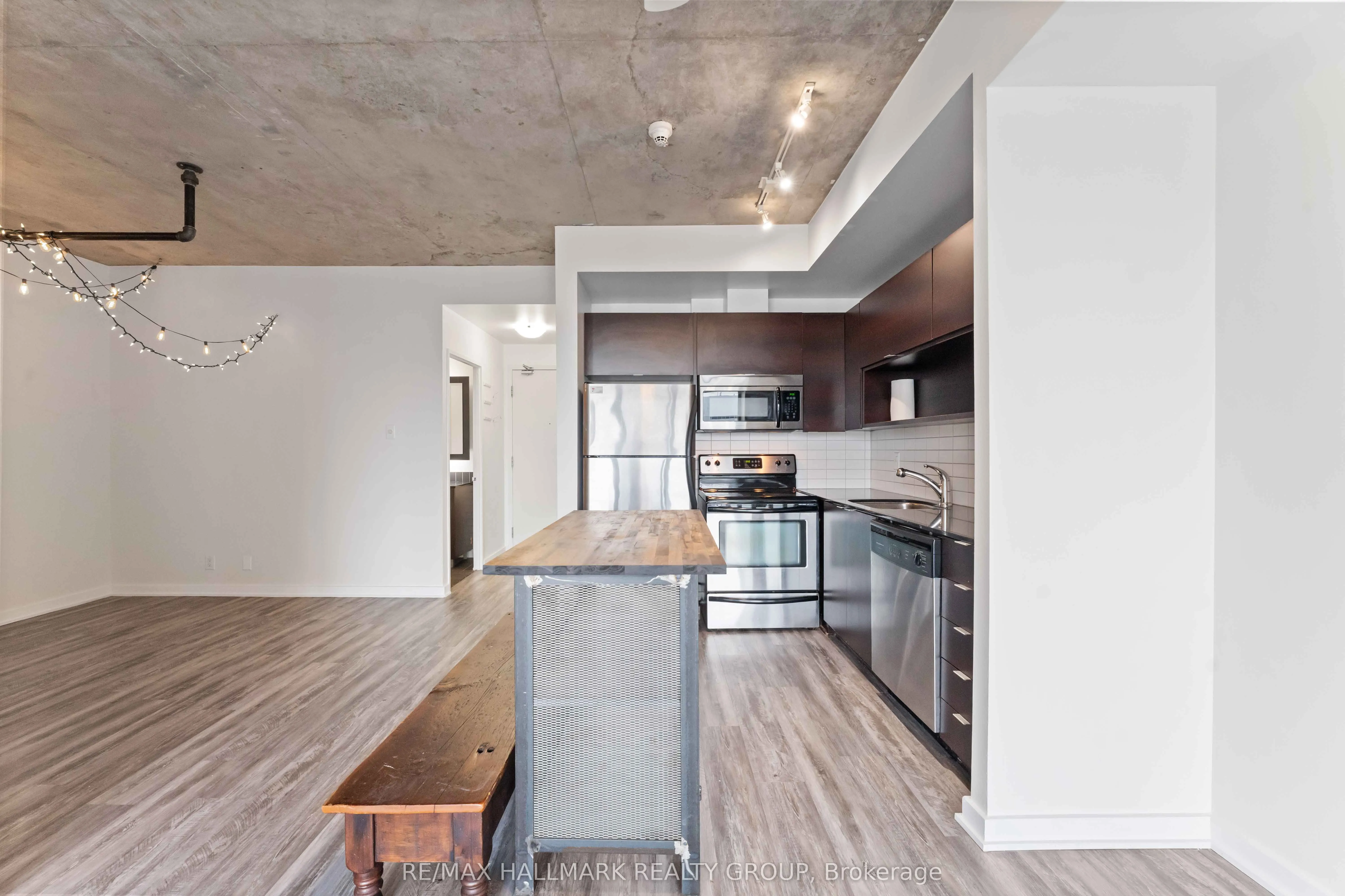 324 LAURIER Avenue, #1806