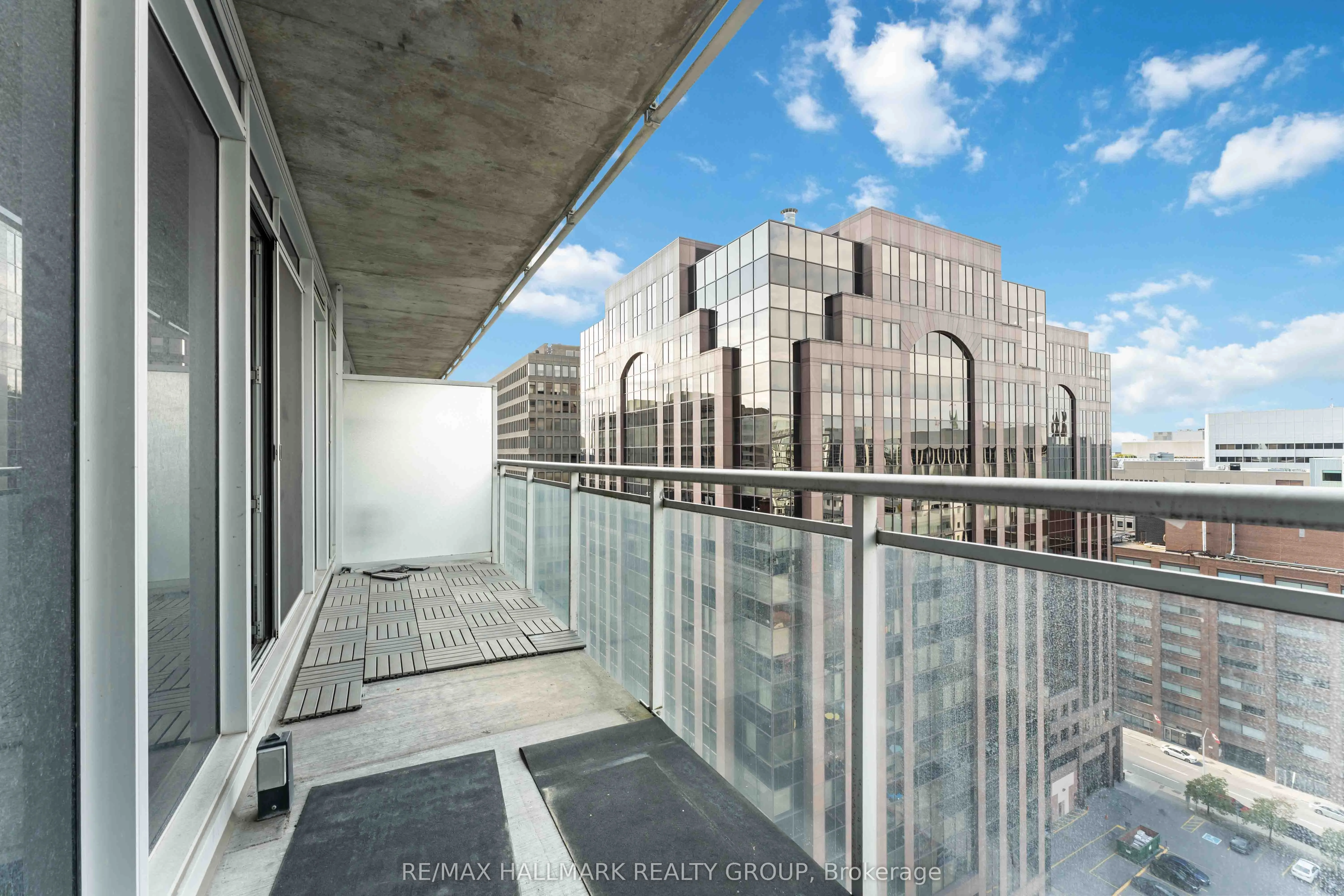 324 LAURIER Avenue, #1806