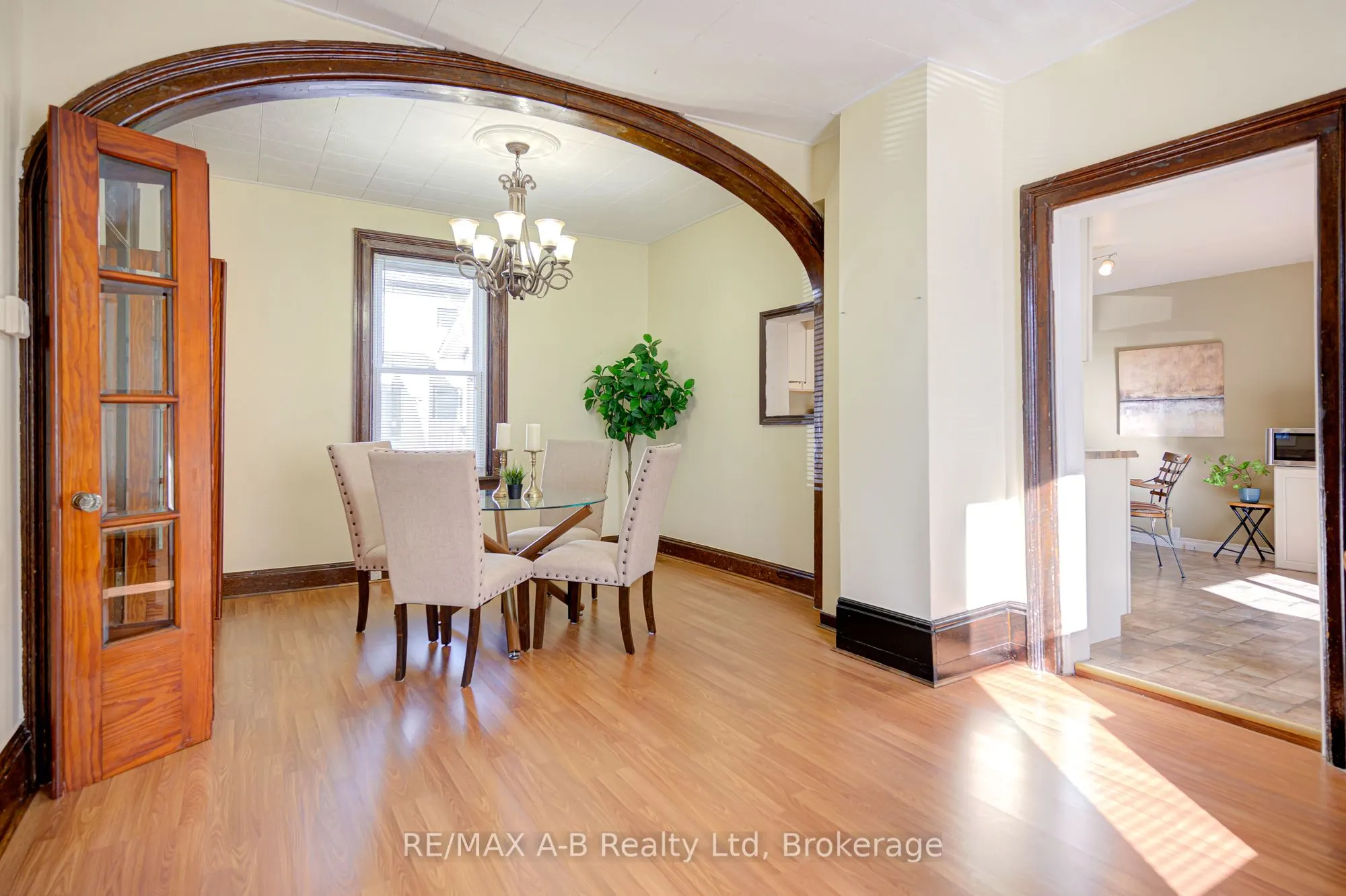 137 Dufferin Street
