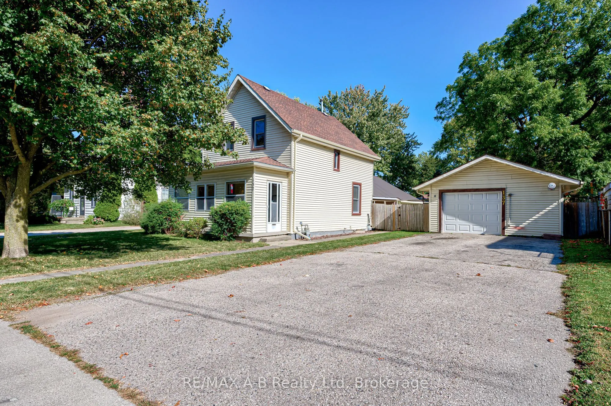 137 Dufferin Street
