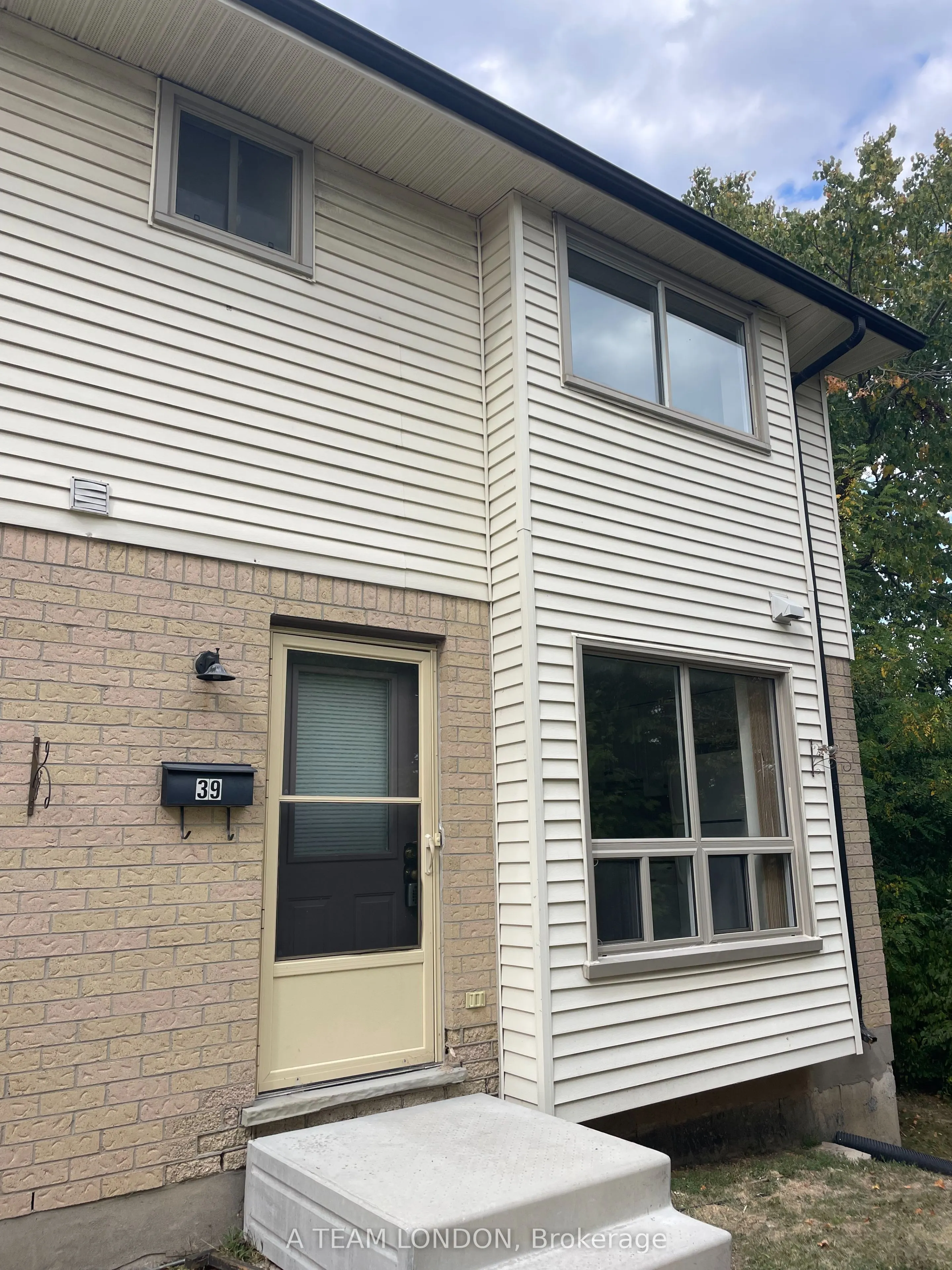 355 Sandringham Crescent, #39