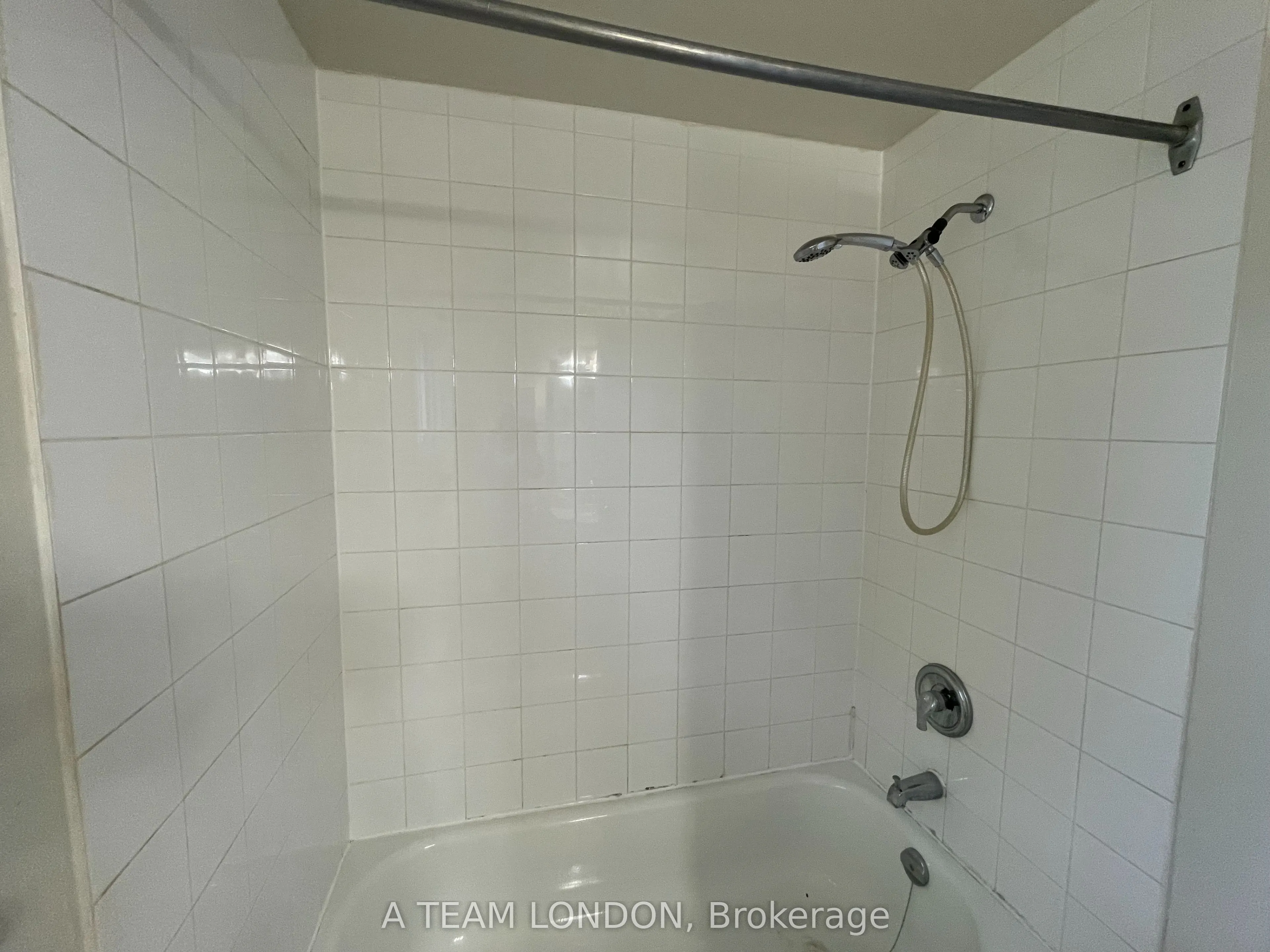 355 Sandringham Crescent, #39