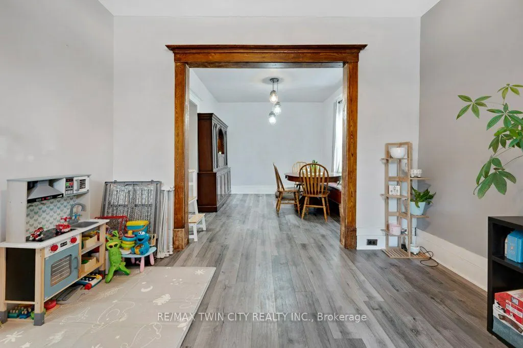 540 Vine Street