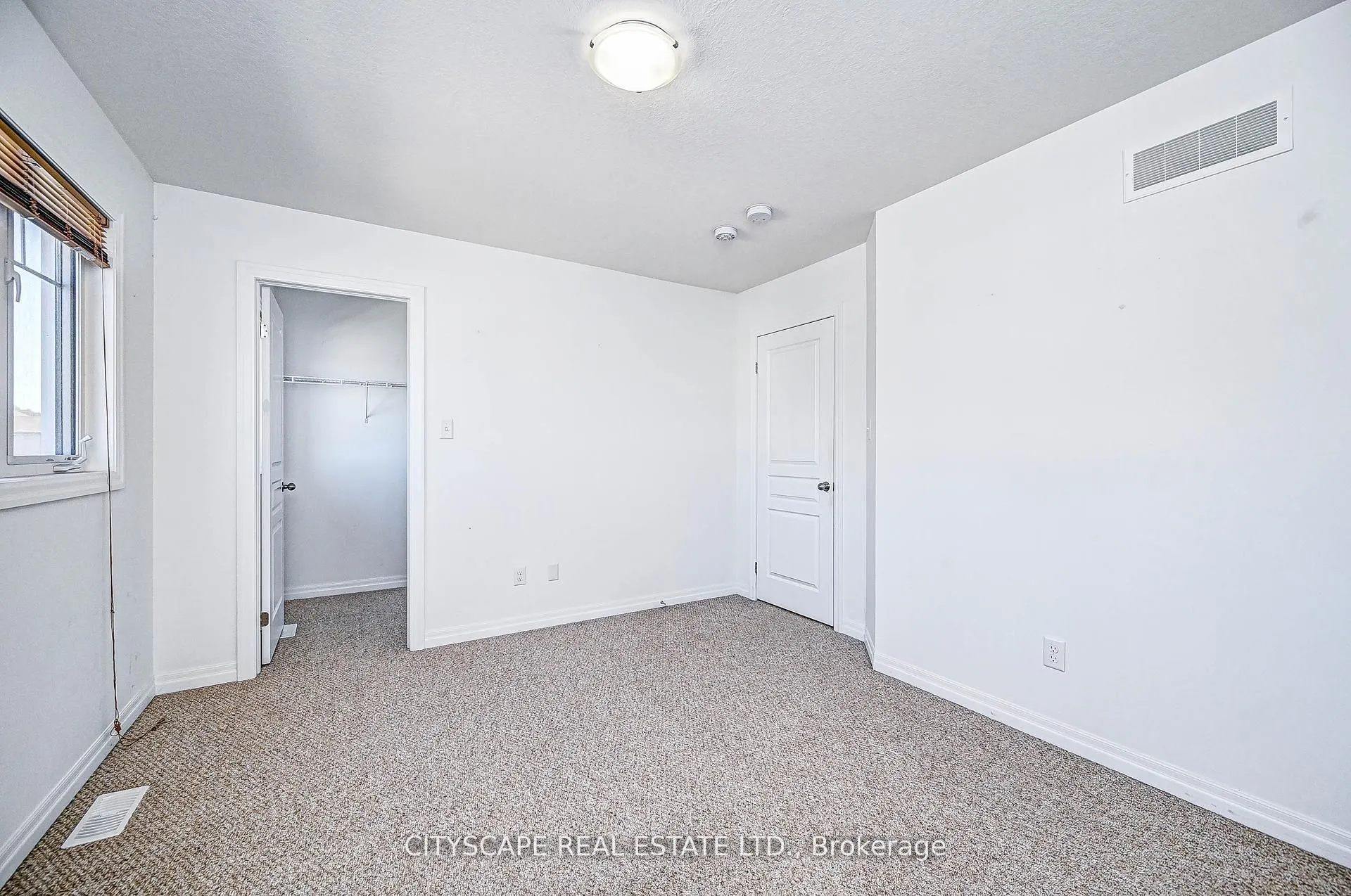 6 Castlebay Street