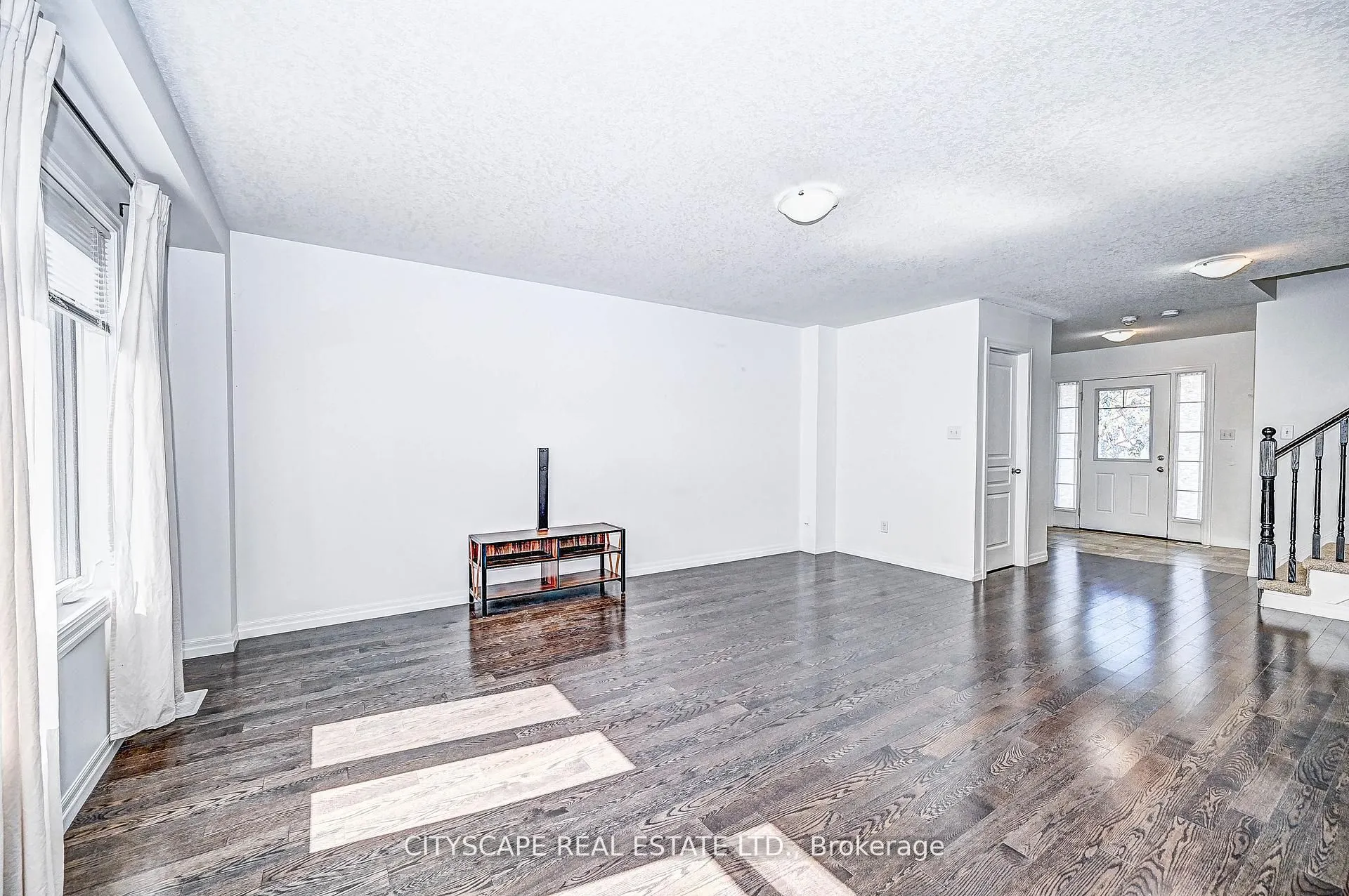 6 Castlebay Street