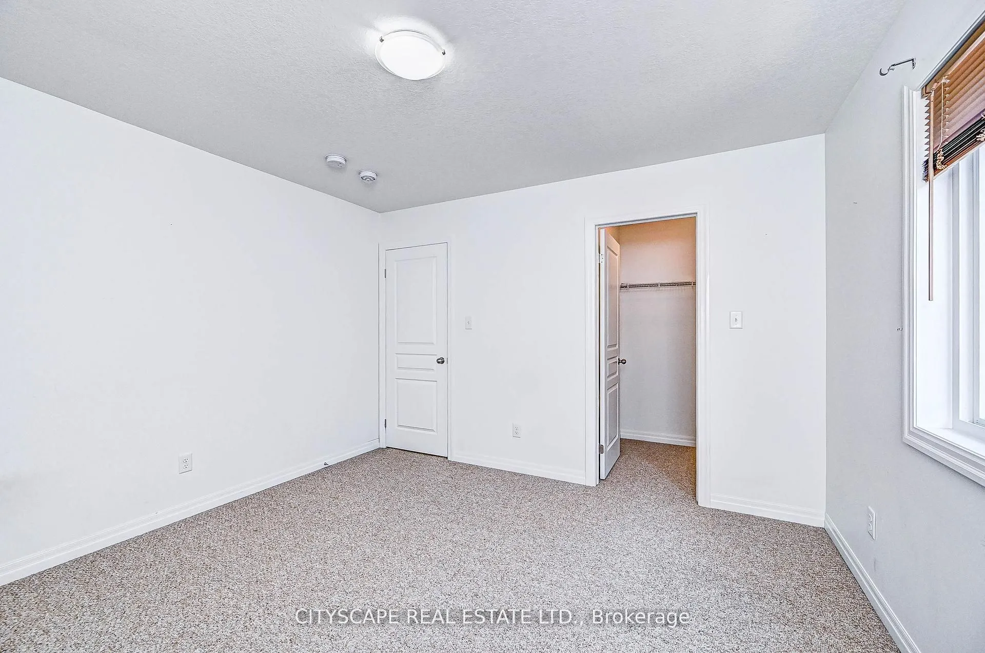 6 Castlebay Street