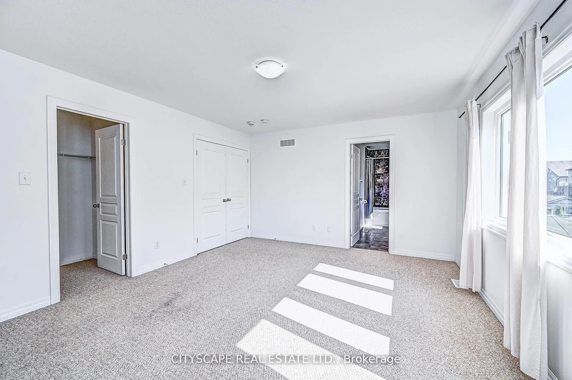 6 Castlebay Street