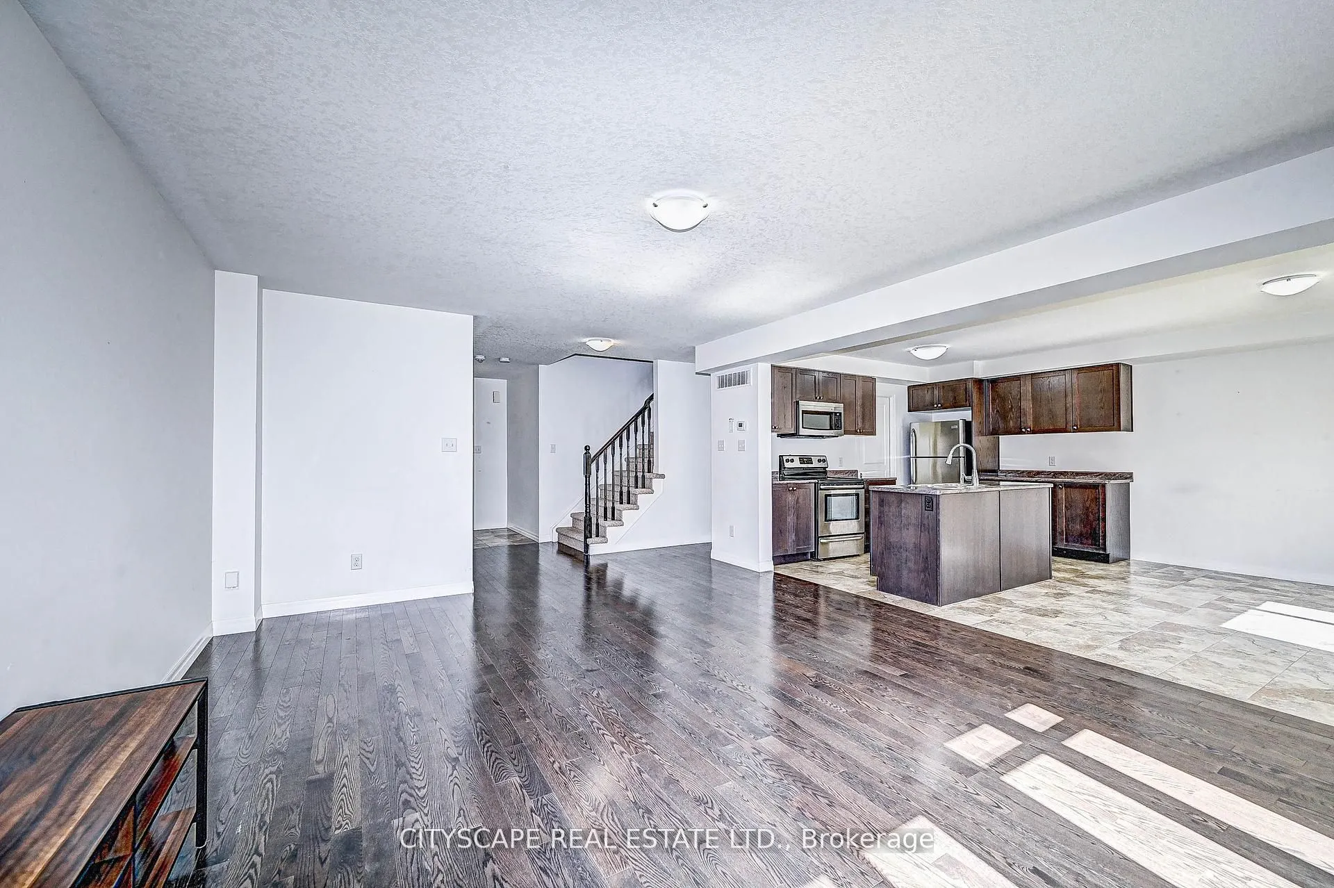 6 Castlebay Street