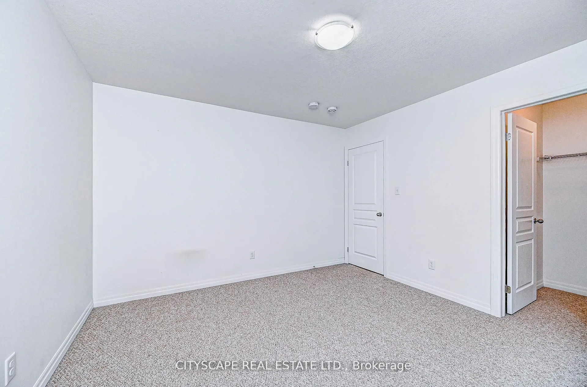 6 Castlebay Street