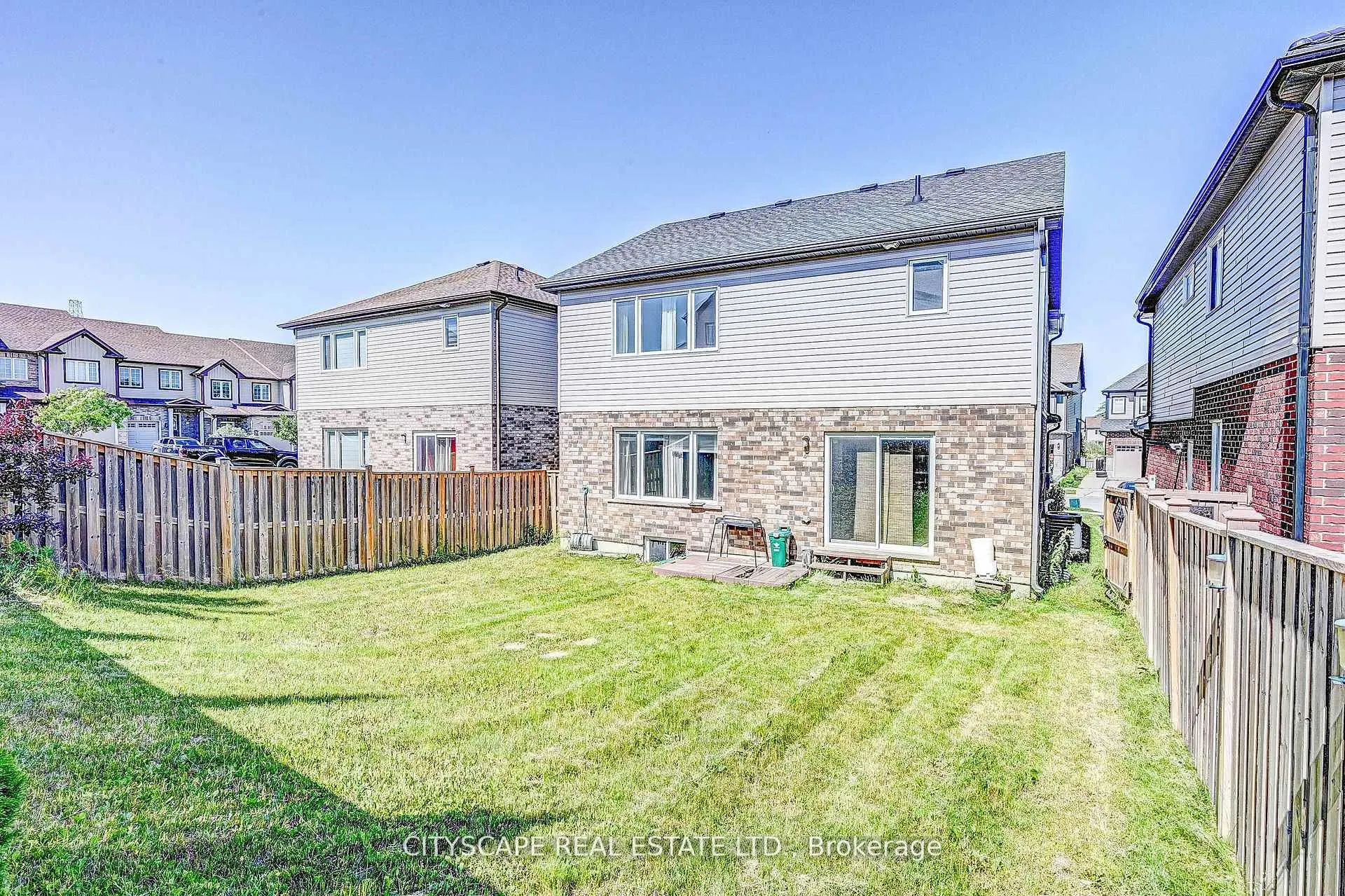 6 Castlebay Street