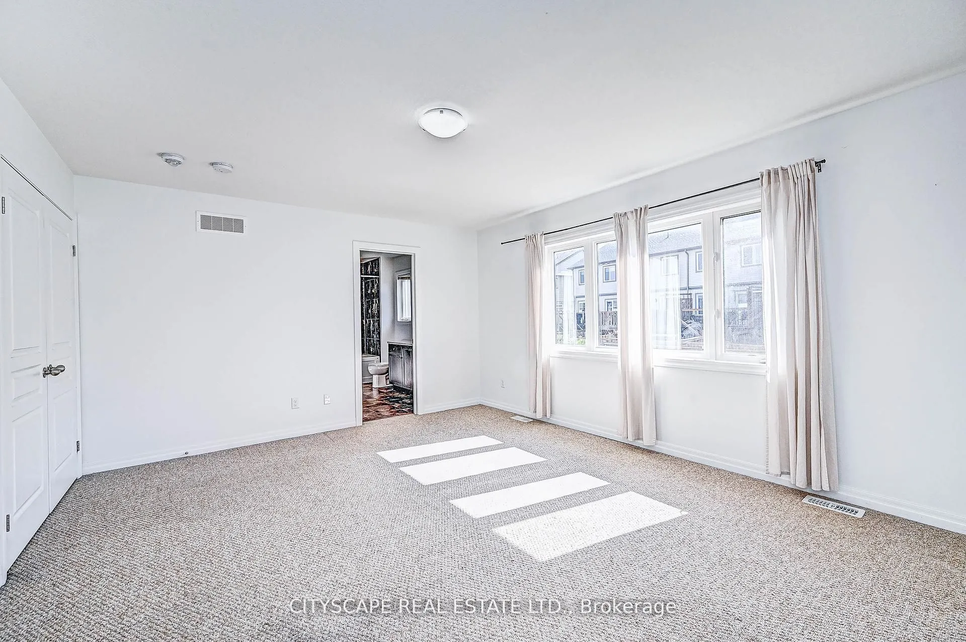 6 Castlebay Street