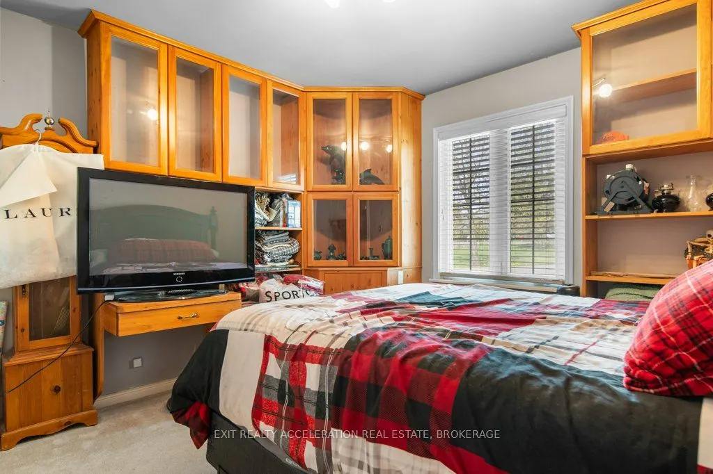8738 County Road 2 W