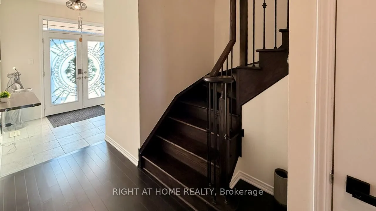 52 Royal Coachman Way