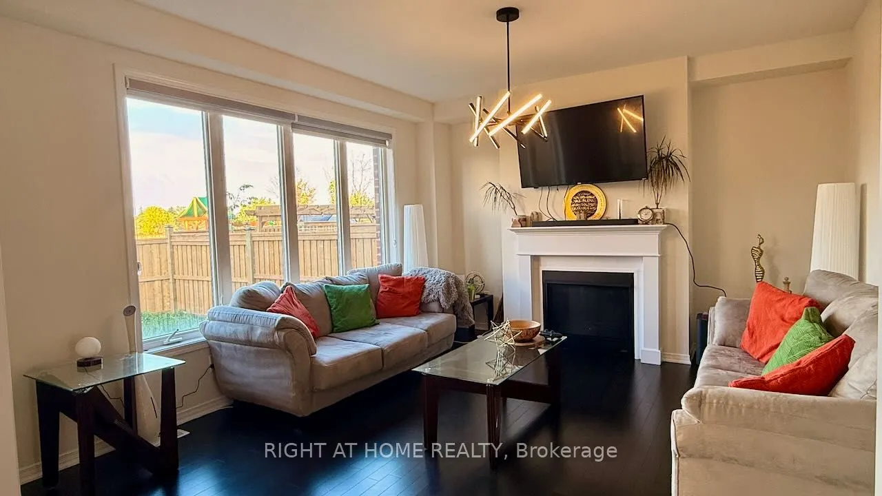 52 Royal Coachman Way