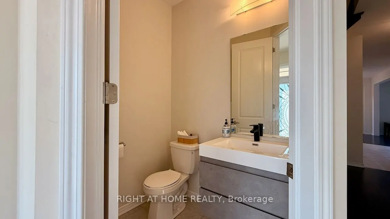 52 Royal Coachman Way