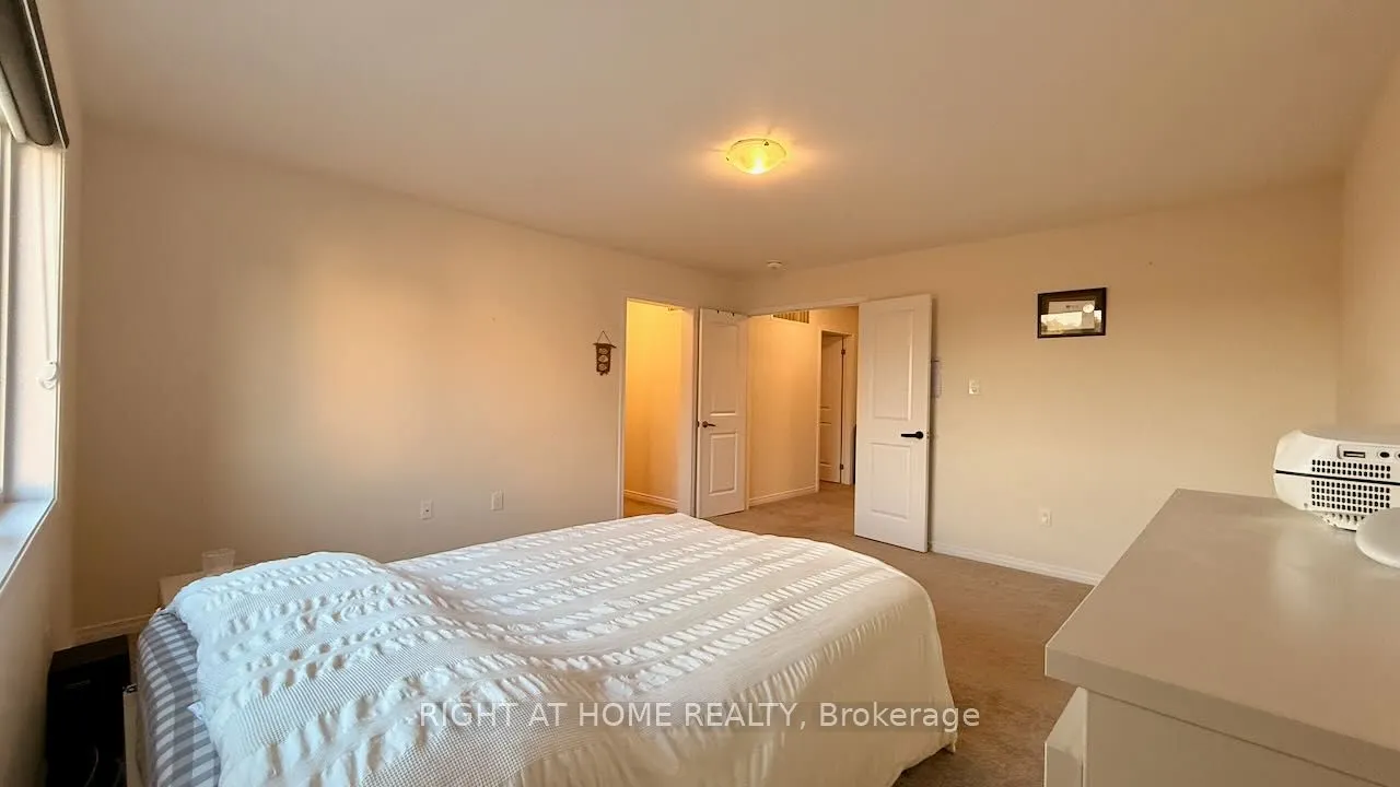 52 Royal Coachman Way