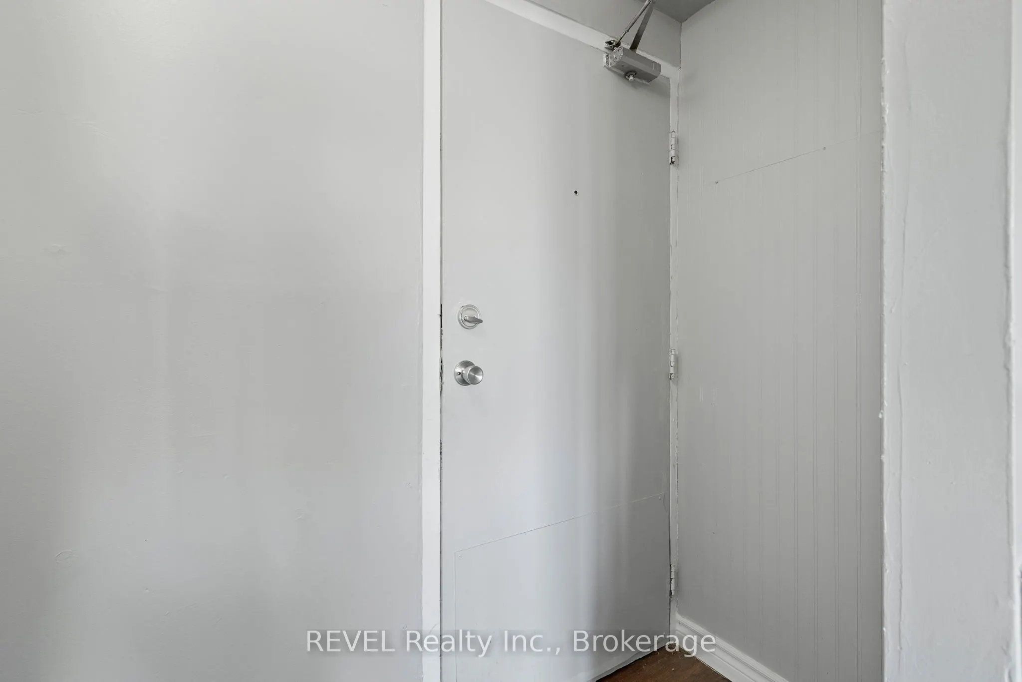 19 Manchester Avenue, #102