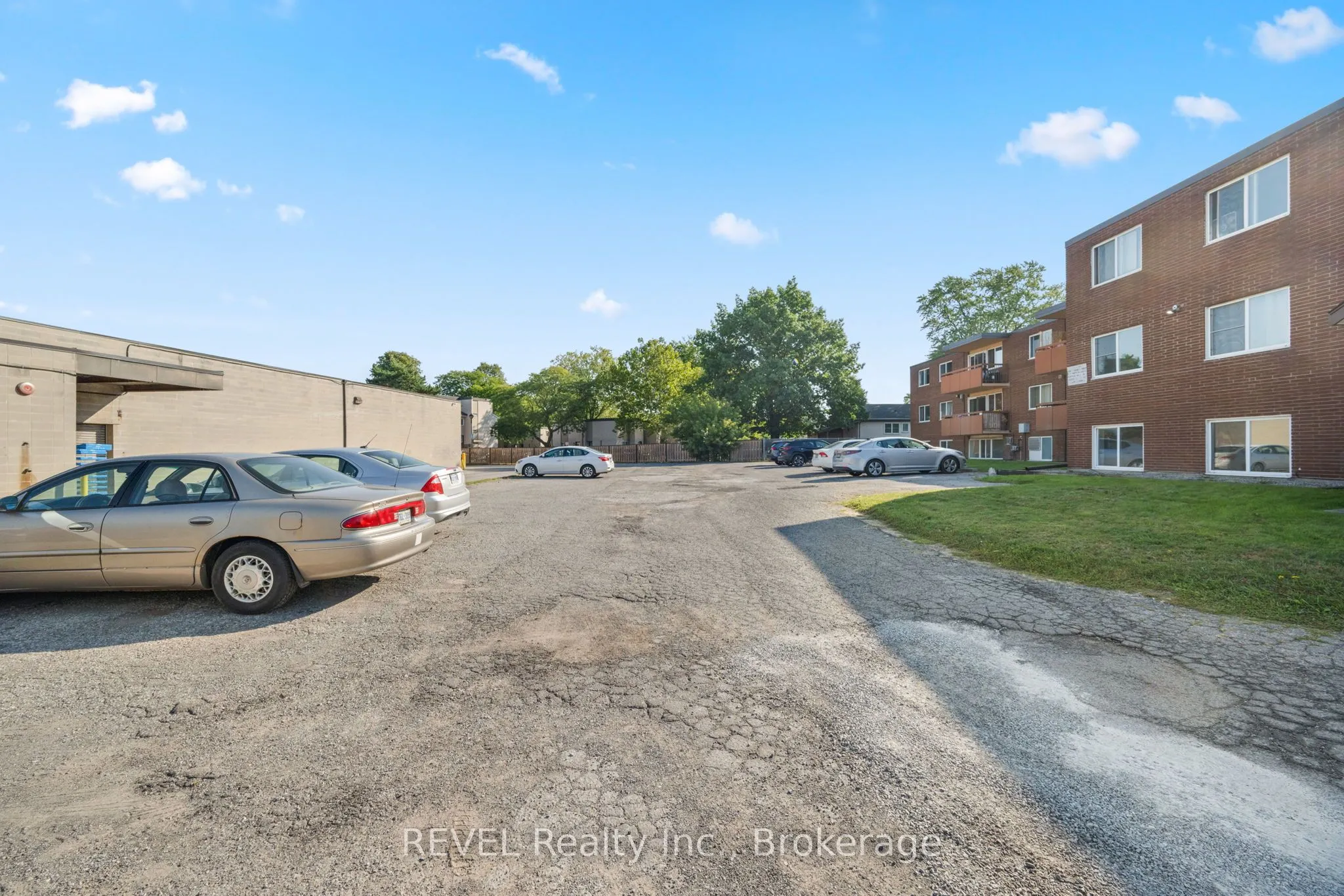 19 Manchester Avenue, #102
