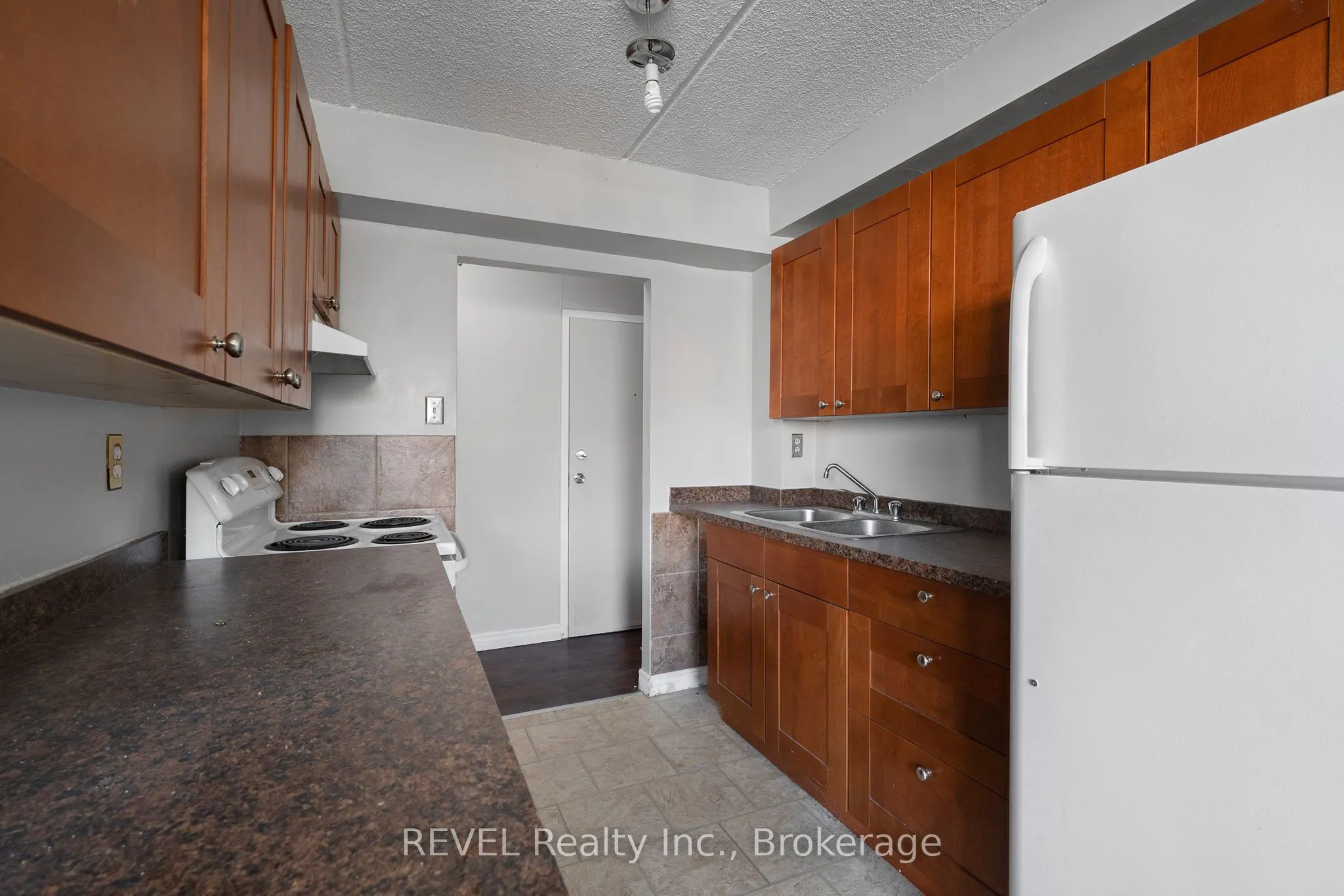 19 Manchester Avenue, #102