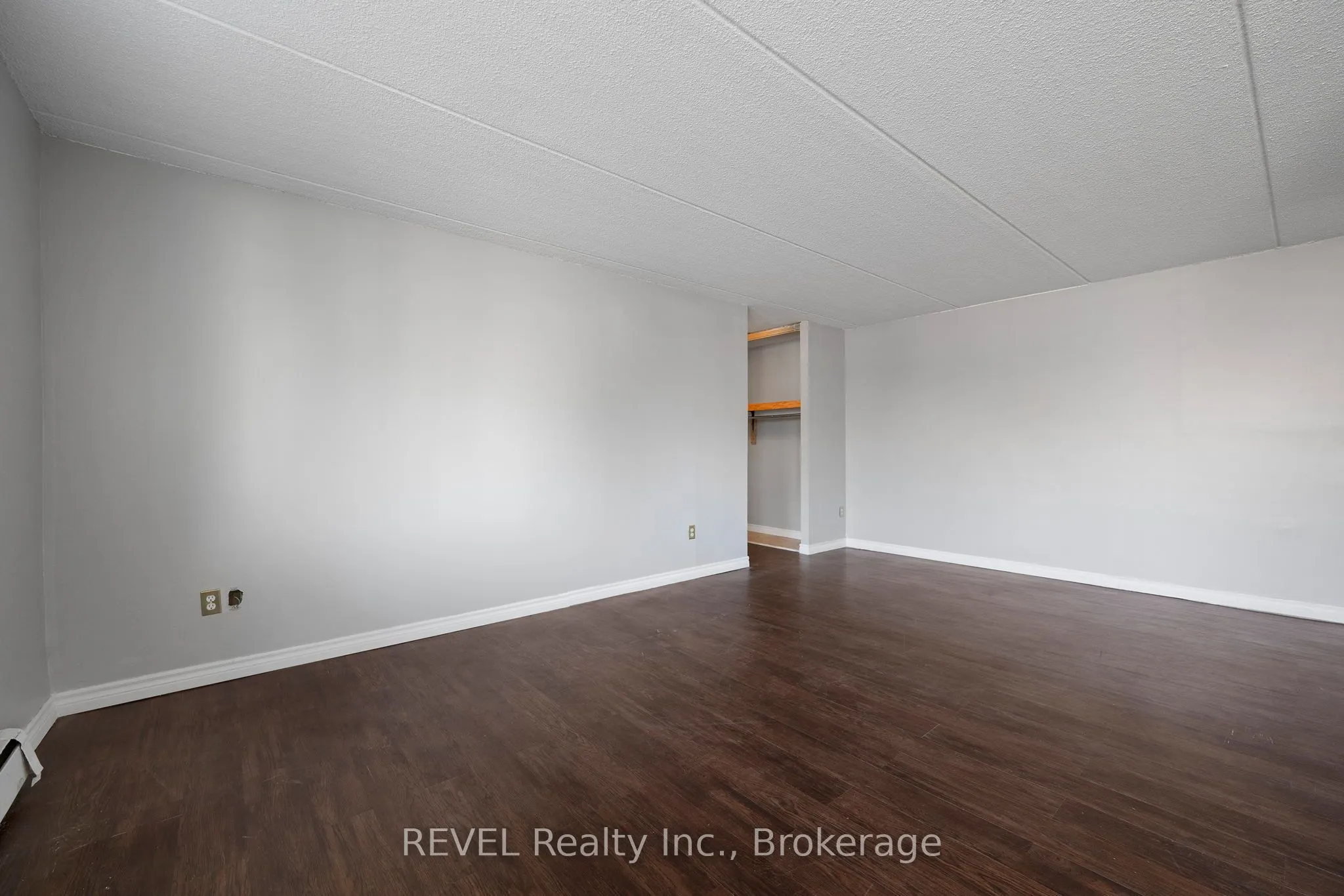 19 Manchester Avenue, #102