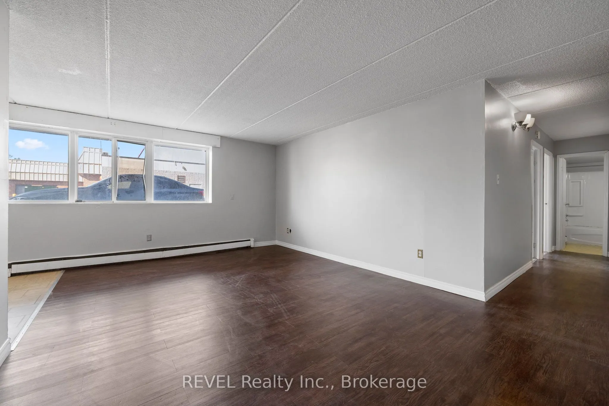 19 Manchester Avenue, #102