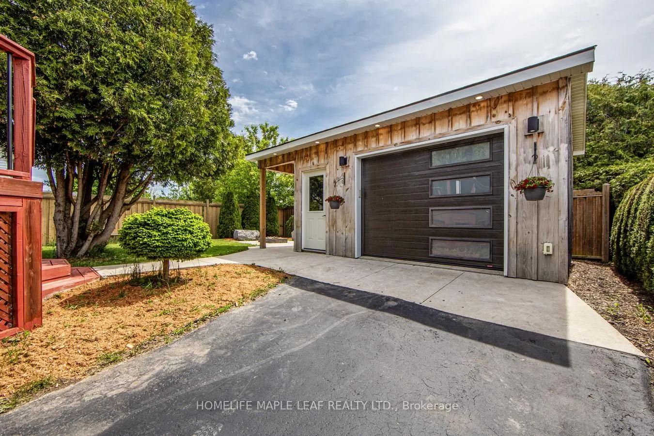 689 Macyoung Drive W