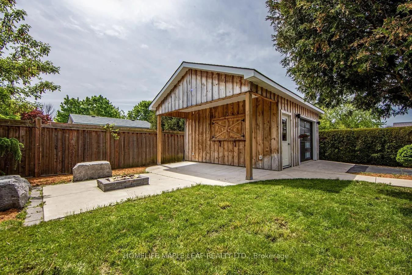 689 Macyoung Drive W