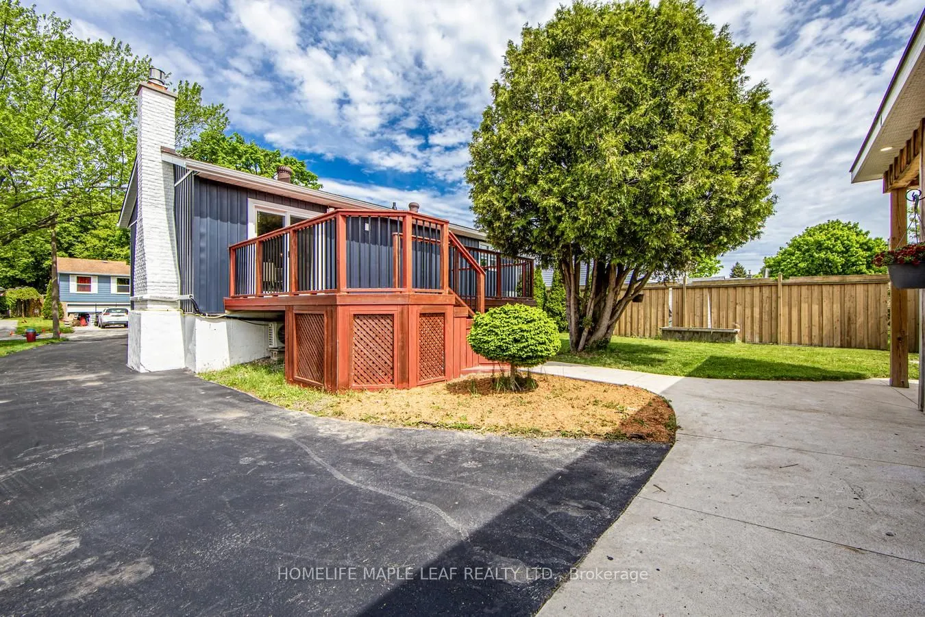 689 Macyoung Drive W