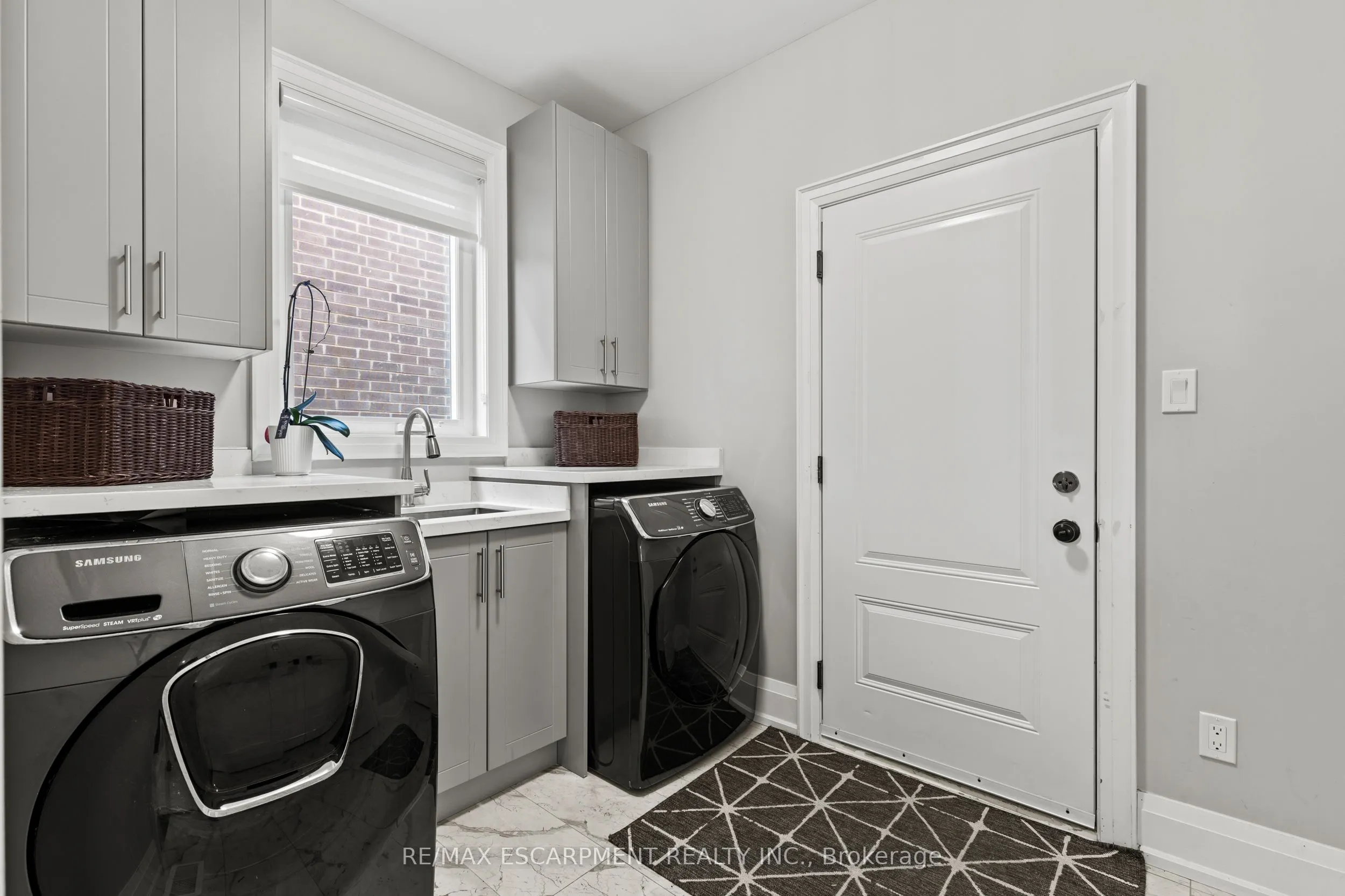 44 Leckie Avenue