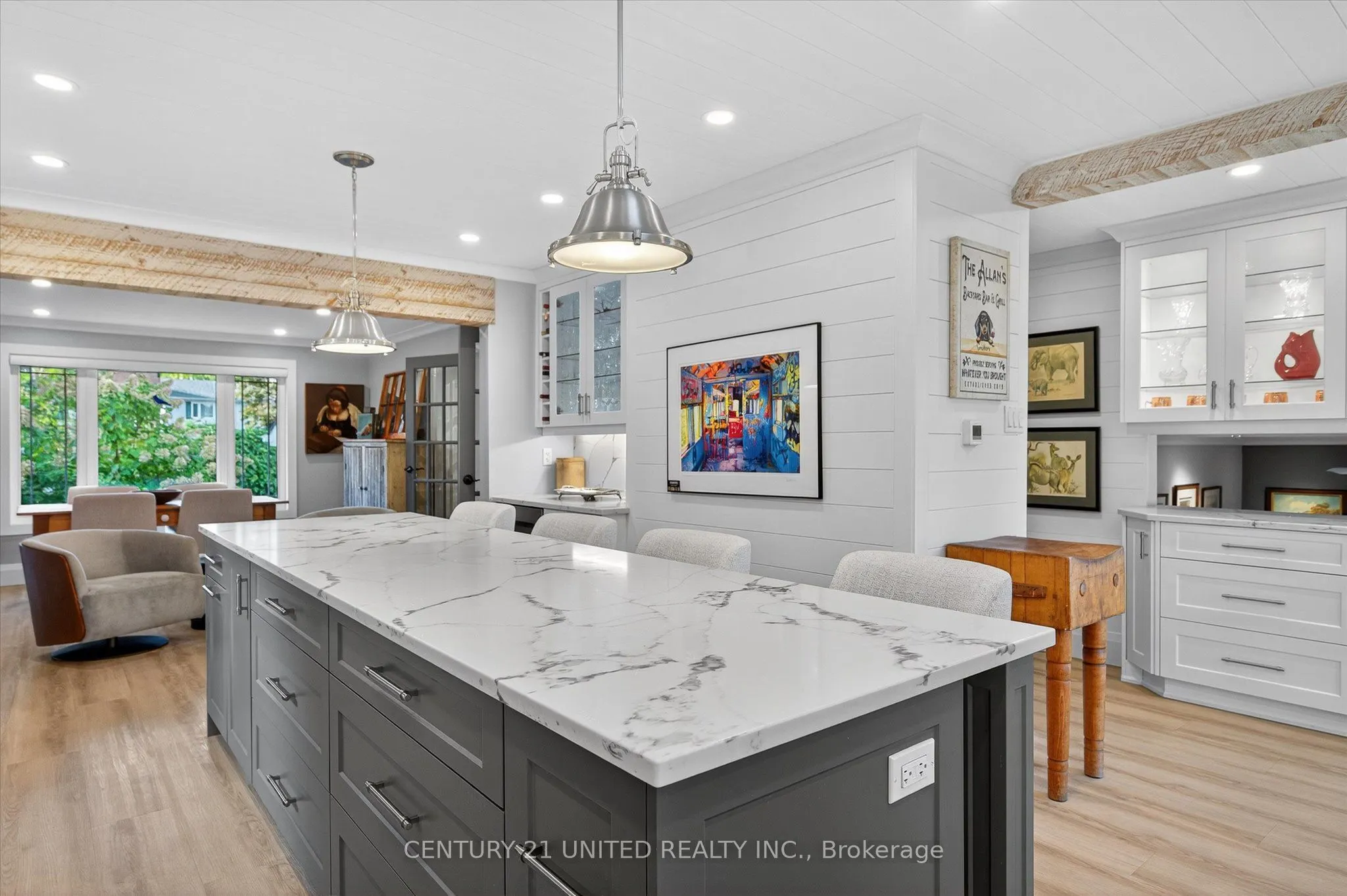 114 Oakwood Crescent