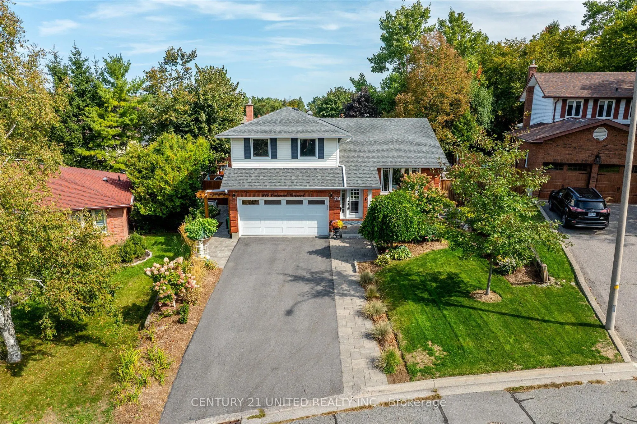 114 Oakwood Crescent