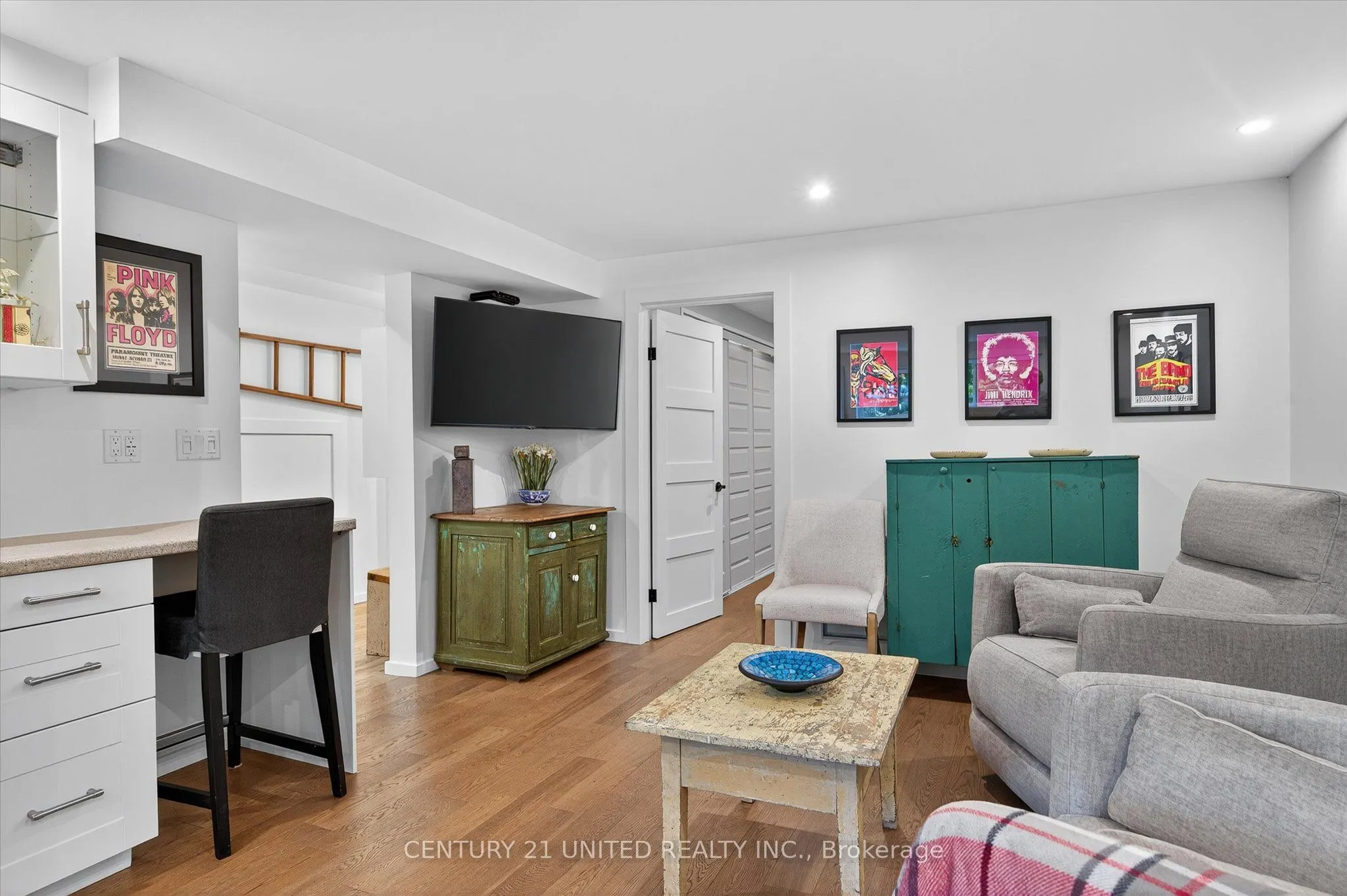 114 Oakwood Crescent