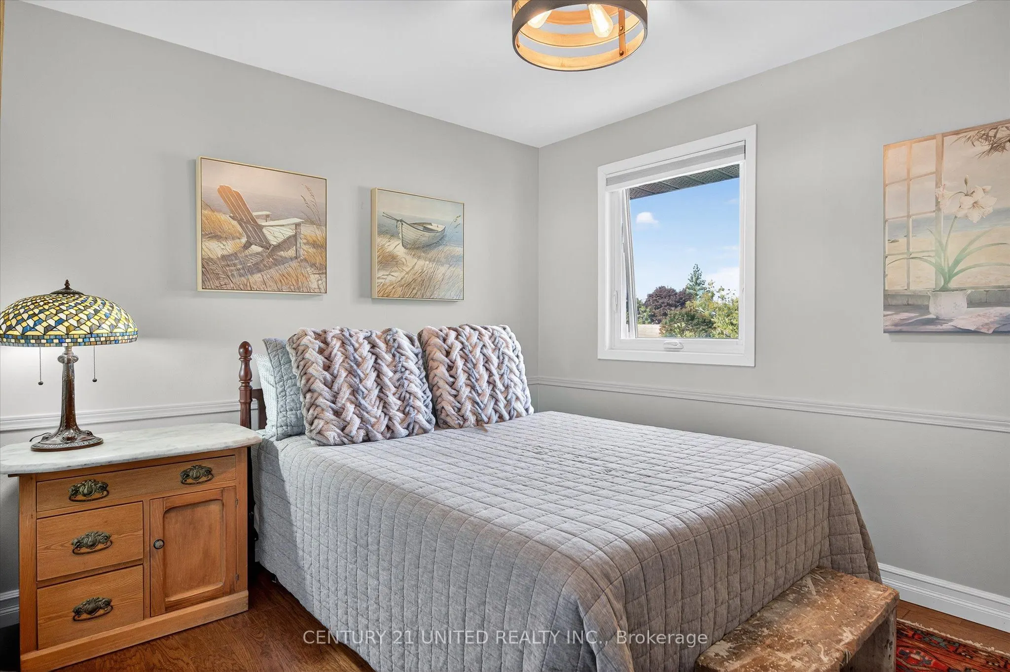 114 Oakwood Crescent
