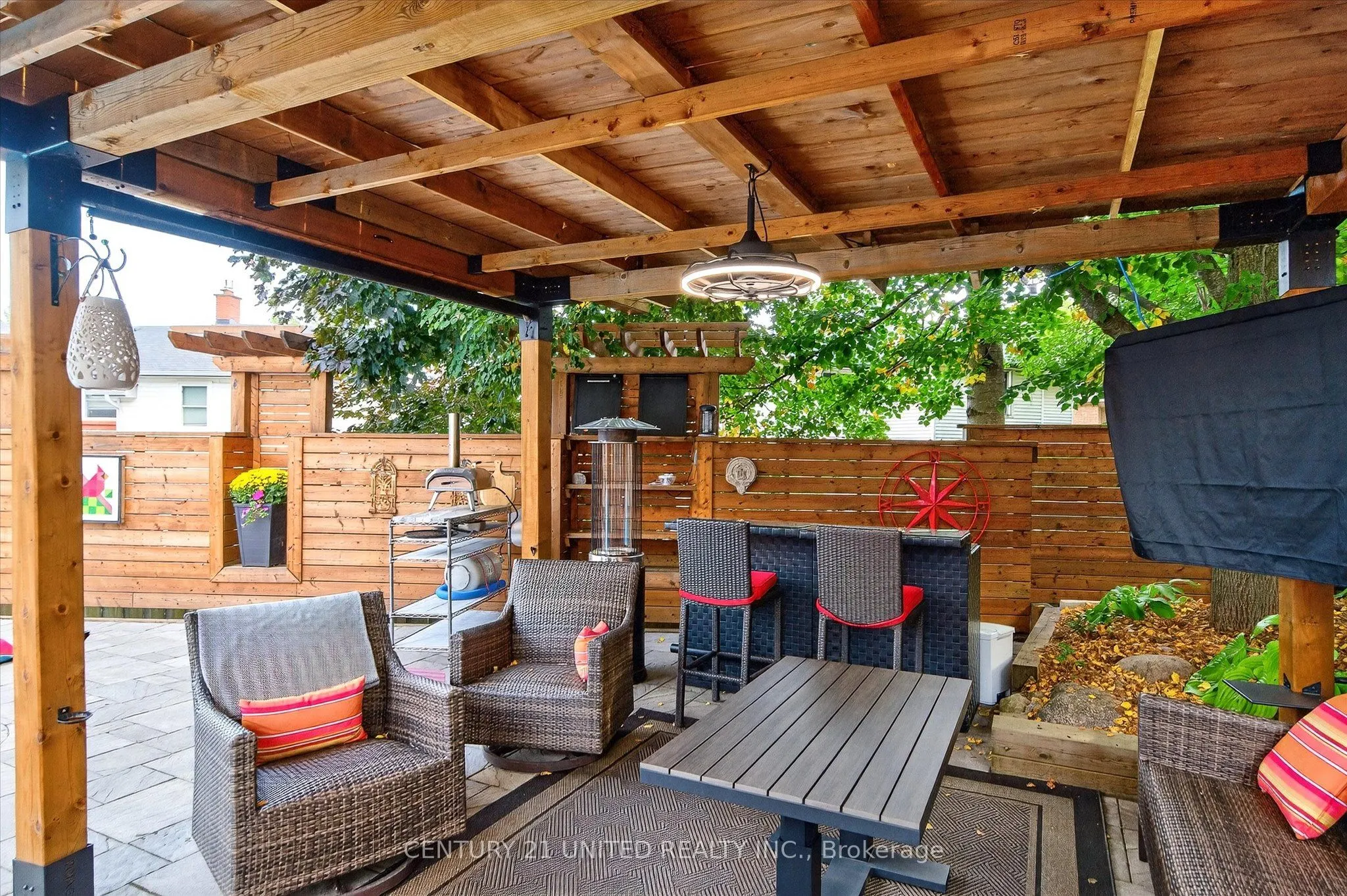 114 Oakwood Crescent