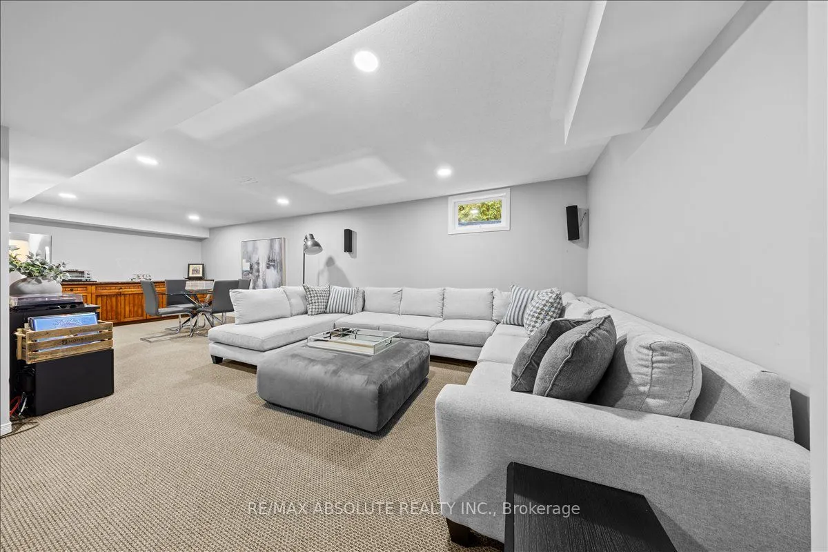 3 Buttonwood Trail