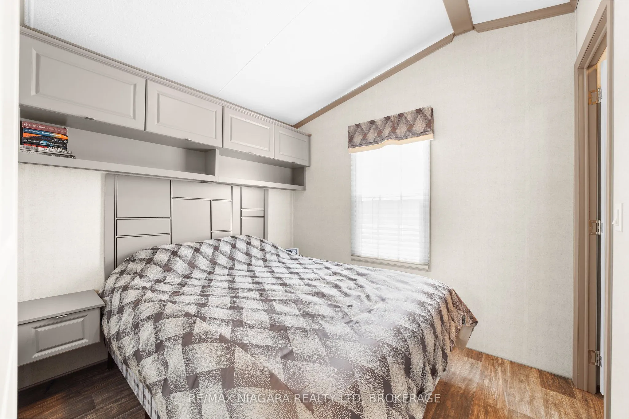 1501 LINE 8 Road, #210
